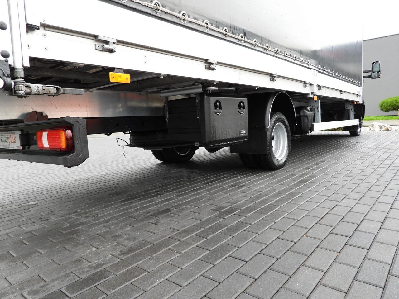 Carrinha de lona IVECO DAILY 50C18 TARPAULIN 14 PALLETS WEBASTO CRUISE CONTROL PNEUMATICS TWIN WHEELS AIR CONDITIONING  180HP: foto 18