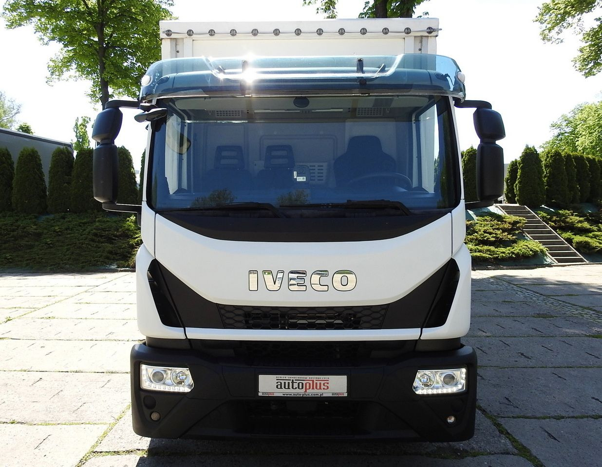 IVECO EUROCARGO 120 - 220 TARPAULIN LIFT 20 PALLETS LED LIGHTS AUTOMATIC TRANSMISSION HI-MATIC TWIN WHEELS AIR CONDITIONING 220HP - Carrinha de lona: foto 5 IVECO EUROCARGO 120 - 220 TARPAULIN LIFT 20 PALLETS LED LIGHTS AUTOMATIC TRANSMISSION HI-MATIC TWIN WHEELS AIR CONDITIONING 220HP - Carrinha de lona: foto 5