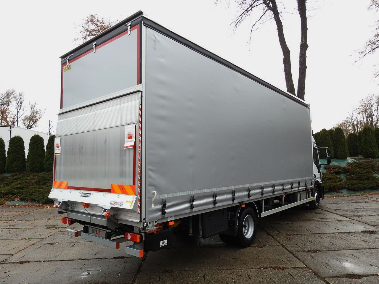 IVECO EUROCARGO 120-250 NEW TARPAULIN LIFT 18 PALLETS WEBASTO CRUISE CONTROL AIR CONDITIONING LED LIGHTS PNEUMATICS AUTOMATIC TRANSMISSION HI-MATIC 250HP - Carrinha de lona: foto 3 IVECO EUROCARGO 120-250 NEW TARPAULIN LIFT 18 PALLETS WEBASTO CRUISE CONTROL AIR CONDITIONING LED LIGHTS PNEUMATICS AUTOMATIC TRANSMISSION HI-MATIC 250HP - Carrinha de lona: foto 3
