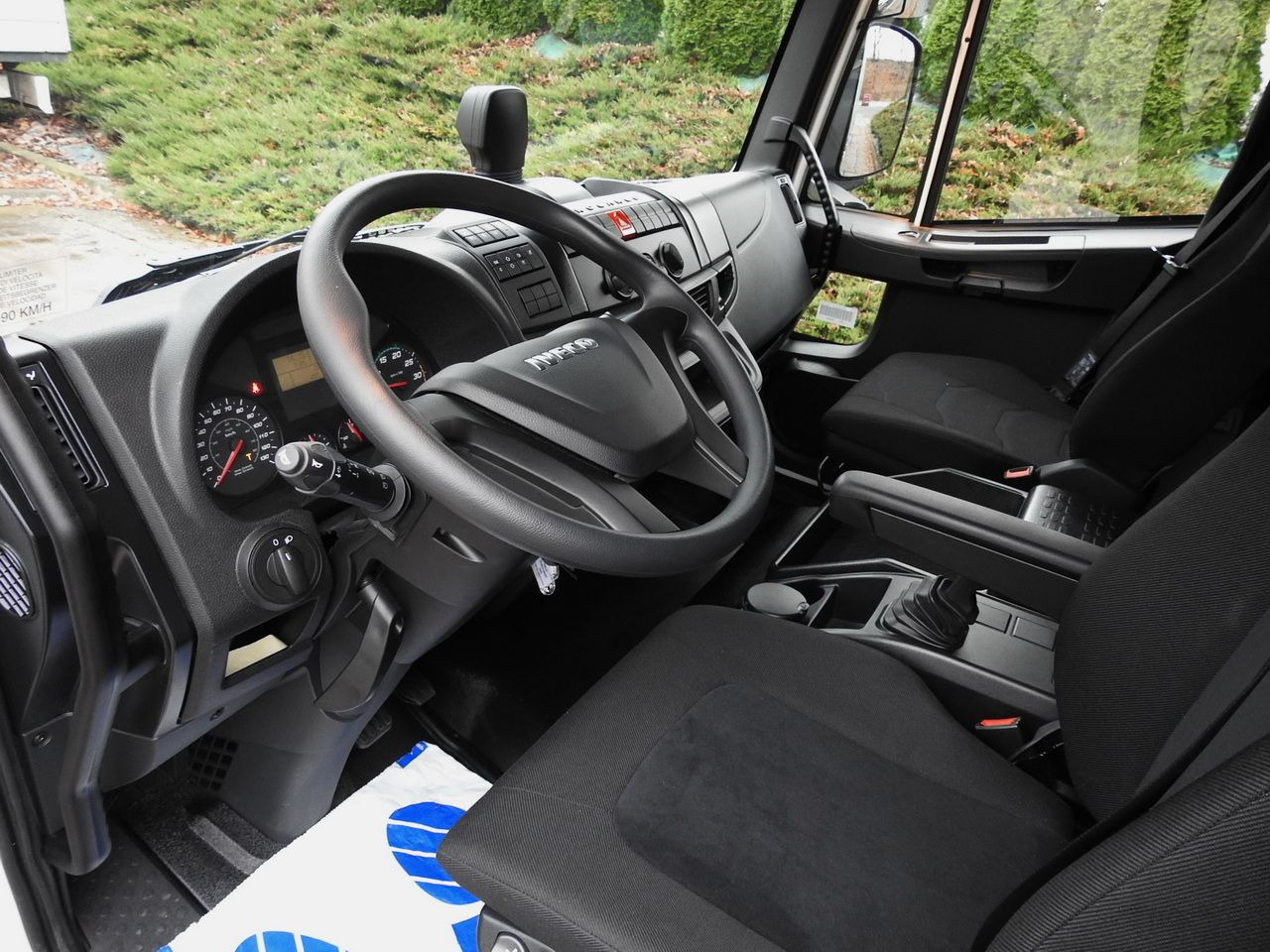 IVECO EUROCARGO 120-250 NEW TARPAULIN LIFT 18 PALLETS WEBASTO CRUISE CONTROL AIR CONDITIONING LED LIGHTS PNEUMATICS AUTOMATIC TRANSMISSION HI-MATIC 250HP - Carrinha de lona: foto 2 IVECO EUROCARGO 120-250 NEW TARPAULIN LIFT 18 PALLETS WEBASTO CRUISE CONTROL AIR CONDITIONING LED LIGHTS PNEUMATICS AUTOMATIC TRANSMISSION HI-MATIC 250HP - Carrinha de lona: foto 2