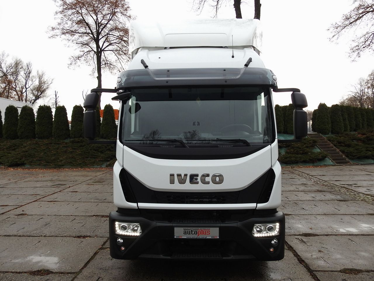IVECO EUROCARGO 120-250 NEW TARPAULIN LIFT 18 PALLETS WEBASTO CRUISE CONTROL AIR CONDITIONING LED LIGHTS PNEUMATICS AUTOMATIC TRANSMISSION HI-MATIC 250HP - Carrinha de lona: foto 5 IVECO EUROCARGO 120-250 NEW TARPAULIN LIFT 18 PALLETS WEBASTO CRUISE CONTROL AIR CONDITIONING LED LIGHTS PNEUMATICS AUTOMATIC TRANSMISSION HI-MATIC 250HP - Carrinha de lona: foto 5