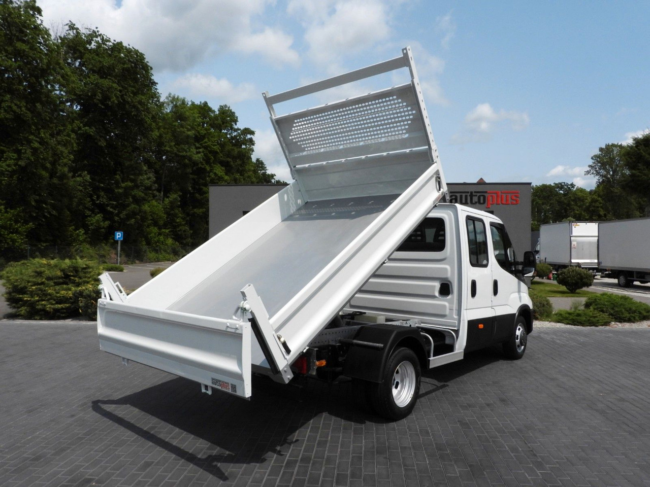 Iveco DAILY 35C14 KIPPER DOPPELKABINE DOKA 6 SITZE A/C - Carrinha basculante, Carrinha cabine dupla: foto 3 Iveco DAILY 35C14 KIPPER DOPPELKABINE DOKA 6 SITZE A/C - Carrinha basculante, Carrinha cabine dupla: foto 3