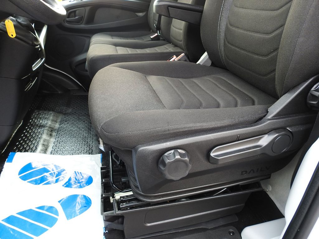 Carrinha de contentor Iveco DAILY 35C16 KOFFER AUFZUG 8 PALETTEN TEMPOMAT: foto 23