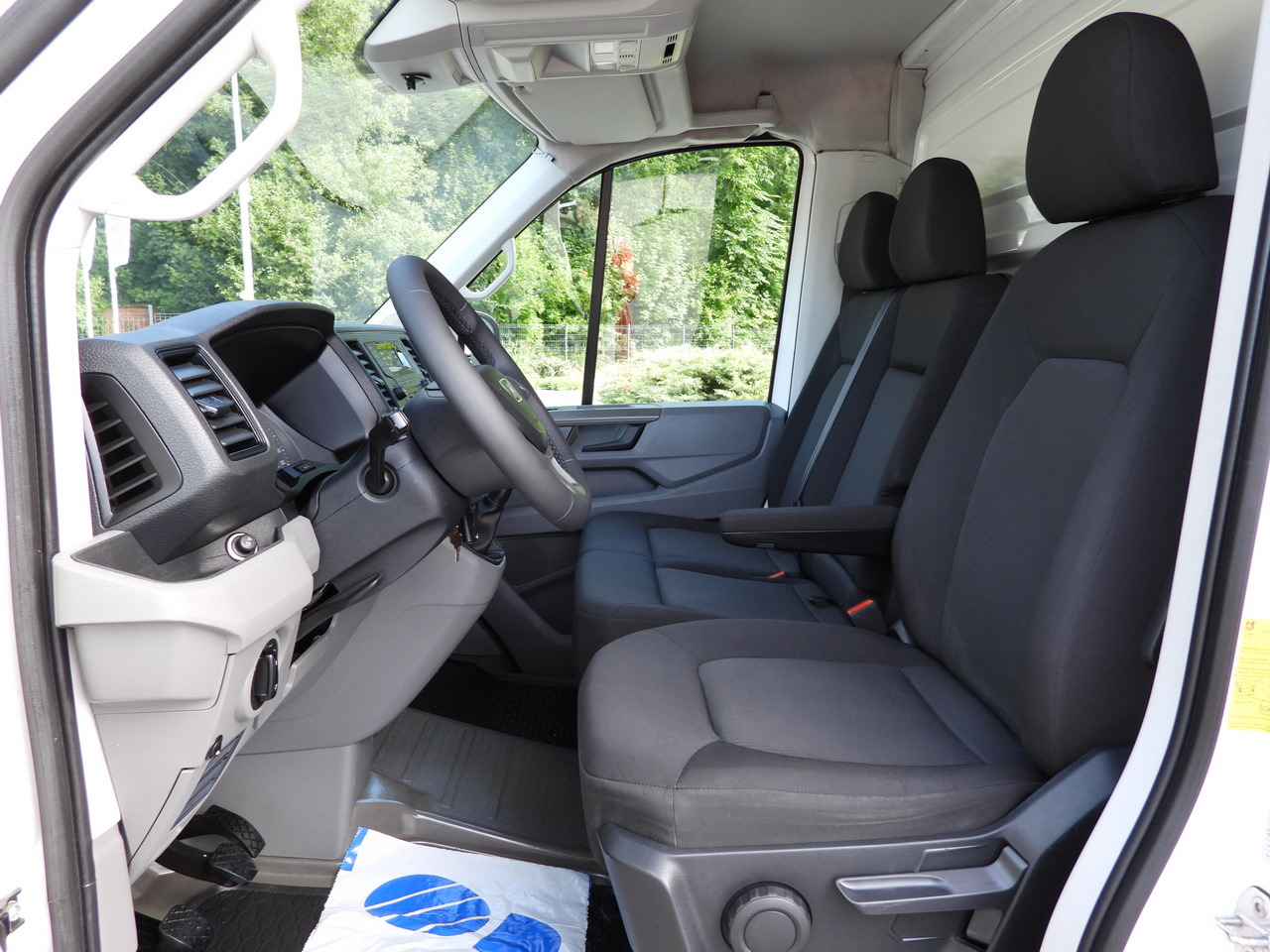 Locação financeira de MAN TGE 3.140 REGRIGERATOR BOX -1*C 8 PALLETS HEATING FUNCTION CRUISE CONTROL PNEUMATICS AIR CONDITIONING  140HP MAN TGE 3.140 REGRIGERATOR BOX -1*C 8 PALLETS HEATING FUNCTION CRUISE CONTROL PNEUMATICS AIR CONDITIONING  140HP: foto 28