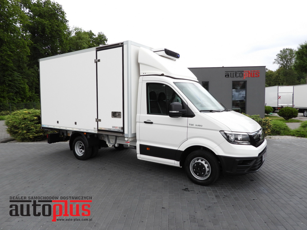 MAN TGE 3.180 REGRIGERATOR BOX 0*C CRUISE CONTROL TWIN WHEELS AIR CONDITIONING 180HP - Carrinha frigorífica: foto 1 MAN TGE 3.180 REGRIGERATOR BOX 0*C CRUISE CONTROL TWIN WHEELS AIR CONDITIONING 180HP - Carrinha frigorífica: foto 1