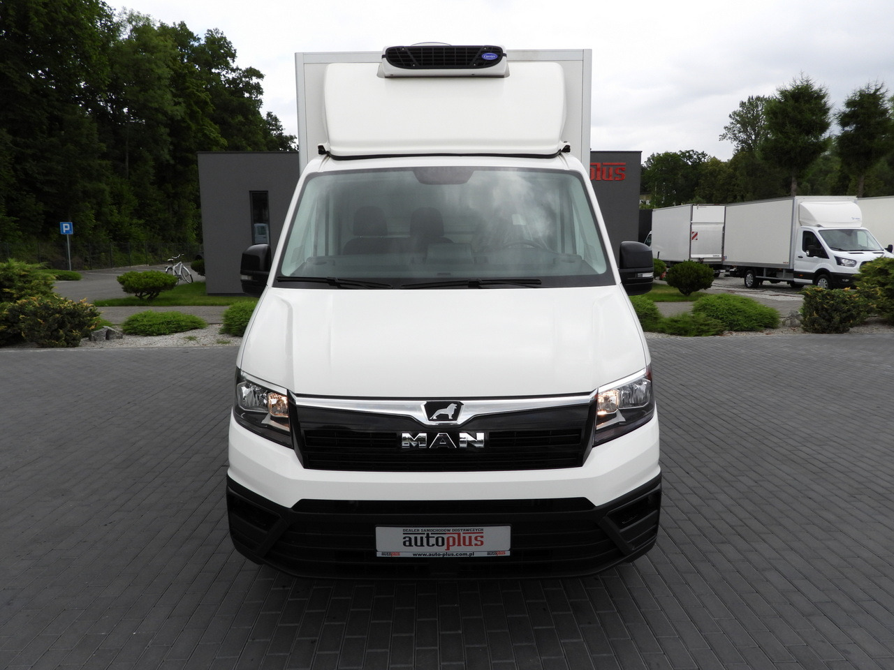 MAN TGE 3.180 REGRIGERATOR BOX 0*C CRUISE CONTROL TWIN WHEELS AIR CONDITIONING 180HP - Carrinha frigorífica: foto 5 MAN TGE 3.180 REGRIGERATOR BOX 0*C CRUISE CONTROL TWIN WHEELS AIR CONDITIONING 180HP - Carrinha frigorífica: foto 5