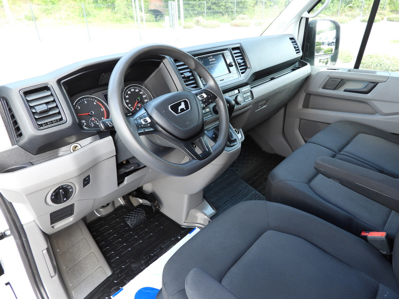 MAN TGE REFRIGERATOR VAN -5*C POWER SUPPLY 230V CRUISE CONTROL AUTOMATIC TRANSMISSION AIR CONDITIONING 180HP - Carrinha frigorífica: foto 2 MAN TGE REFRIGERATOR VAN -5*C POWER SUPPLY 230V CRUISE CONTROL AUTOMATIC TRANSMISSION AIR CONDITIONING 180HP - Carrinha frigorífica: foto 2