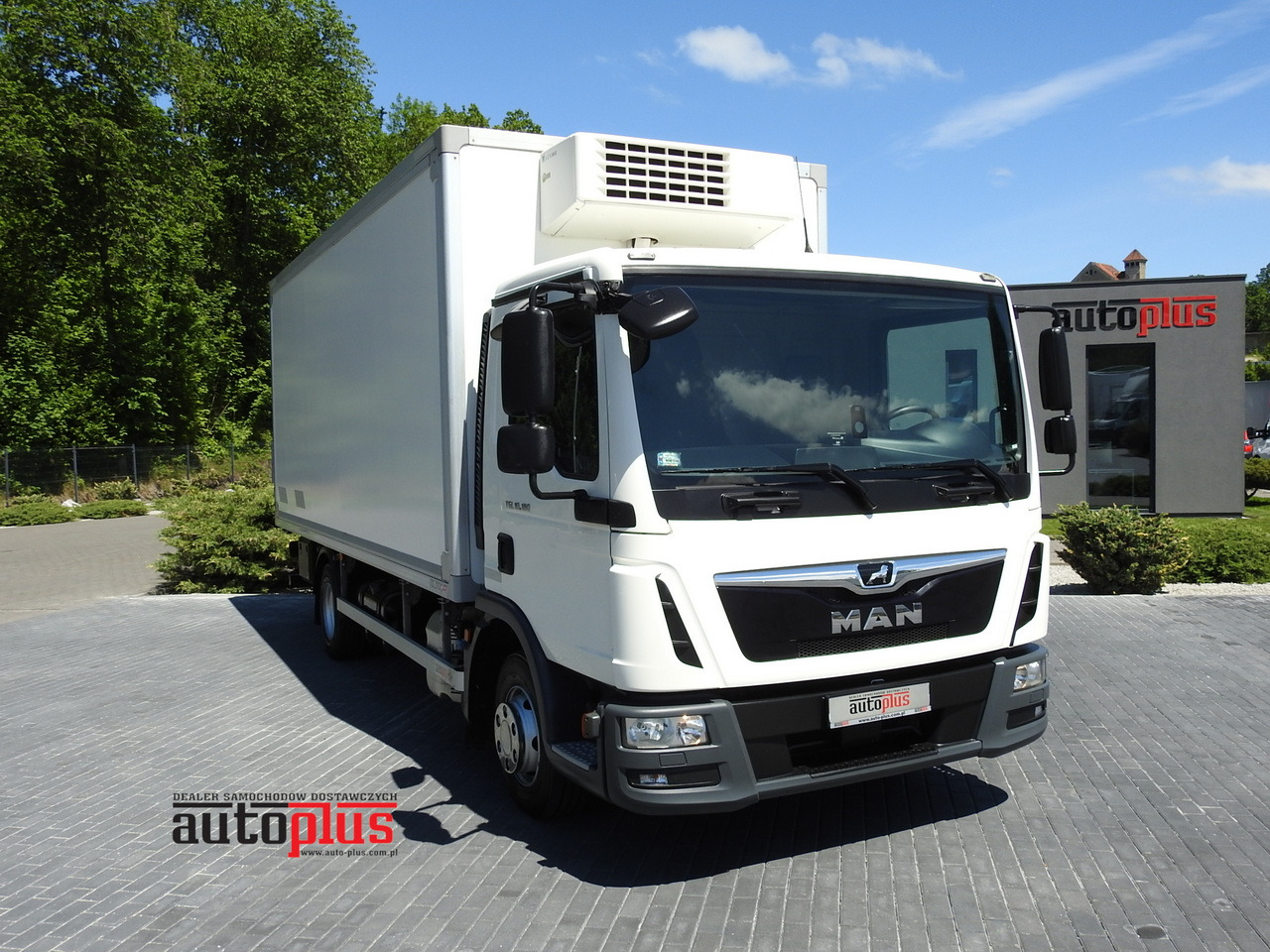 MAN TGL 10.180 REGRIGERATOR BOX -20*C 11 PALLETS POWER SUPPLY 230V AIR CONDITIONING PNEUMATICS TWIN WHEELS 180HP - Camião frigorífico: foto 1 MAN TGL 10.180 REGRIGERATOR BOX -20*C 11 PALLETS POWER SUPPLY 230V AIR CONDITIONING PNEUMATICS TWIN WHEELS 180HP - Camião frigorífico: foto 1