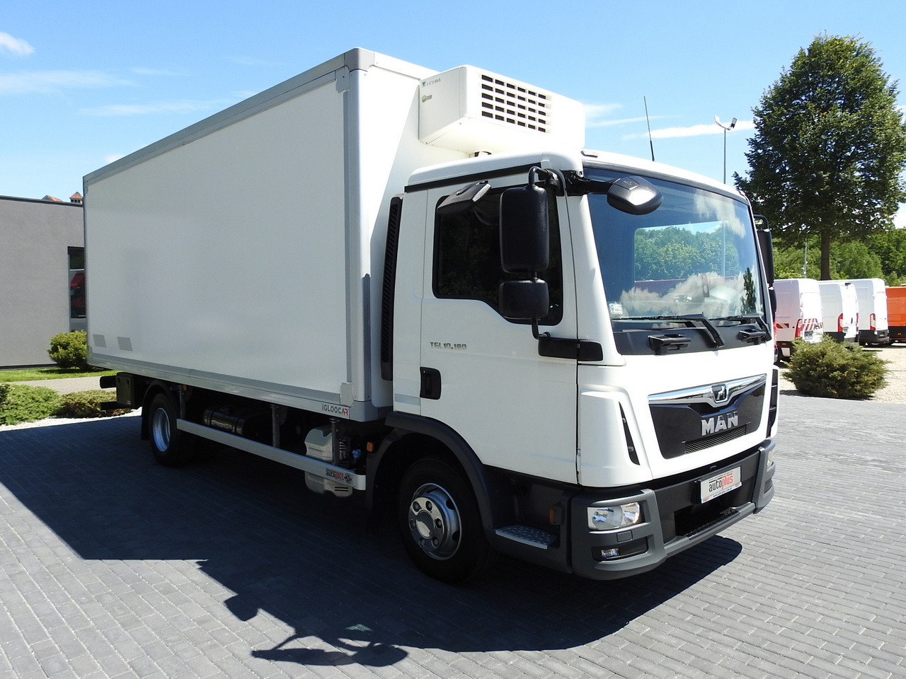 MAN TGL 10.180 REGRIGERATOR BOX -20*C 11 PALLETS POWER SUPPLY 230V AIR CONDITIONING PNEUMATICS TWIN WHEELS 180HP - Camião frigorífico: foto 4 MAN TGL 10.180 REGRIGERATOR BOX -20*C 11 PALLETS POWER SUPPLY 230V AIR CONDITIONING PNEUMATICS TWIN WHEELS 180HP - Camião frigorífico: foto 4
