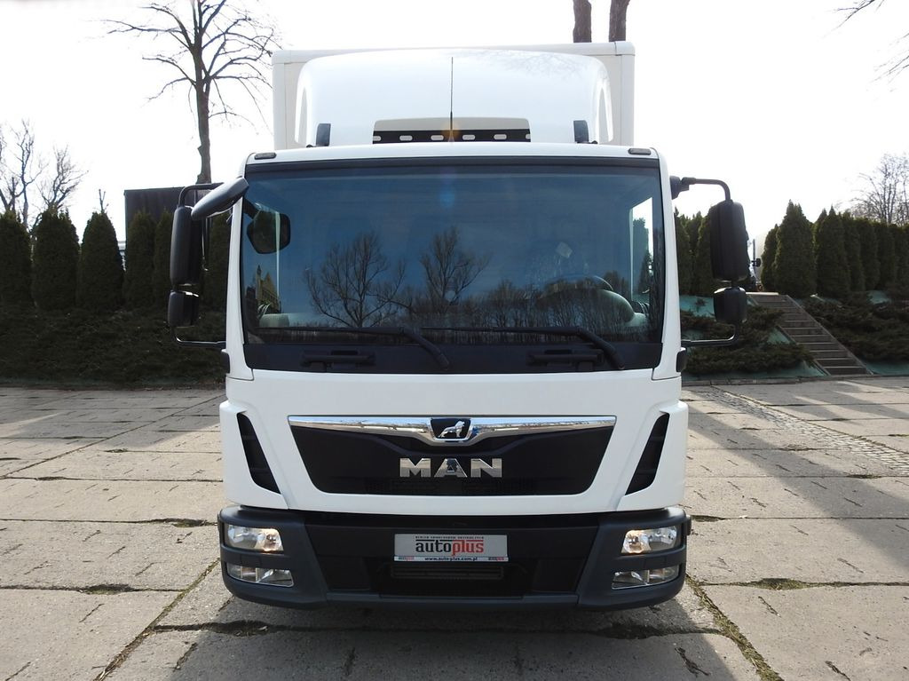 MAN TGL 8.18 KOFFER 16 PALETTEN ZWILLINGSRÄDER - Carrinha de contentor: foto 5 MAN TGL 8.18 KOFFER 16 PALETTEN ZWILLINGSRÄDER - Carrinha de contentor: foto 5