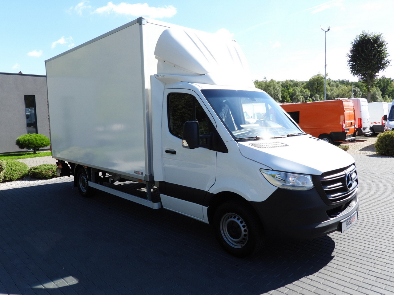 MERCEDES SPRINTER 315 BOX LIFT 8 PALLETS AIR CONDITIONING  150HP - Carrinha de contentor: foto 4 MERCEDES SPRINTER 315 BOX LIFT 8 PALLETS AIR CONDITIONING  150HP - Carrinha de contentor: foto 4