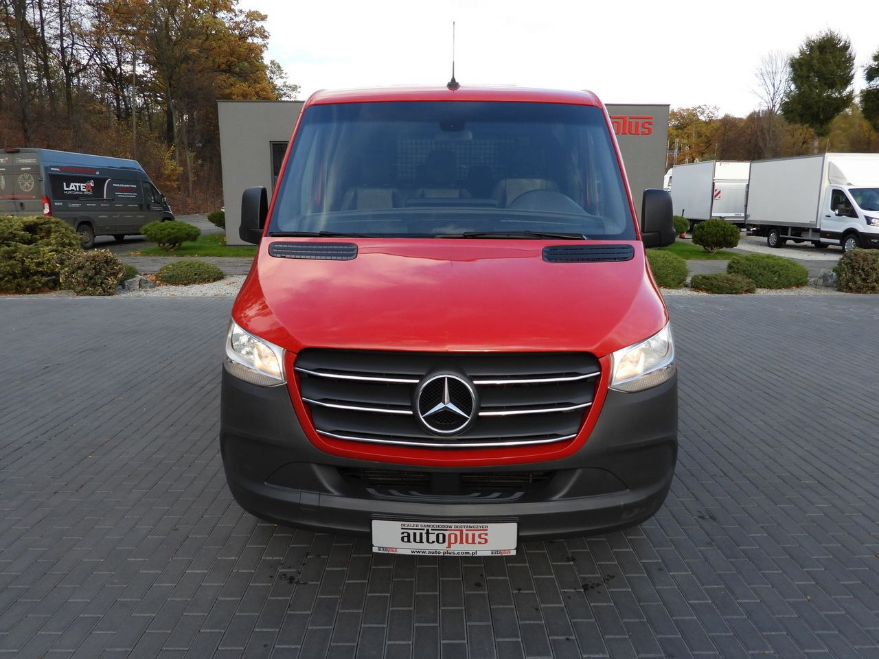 MERCEDES SPRINTER 316 STAKE BODY DOUBLE CABIN DOKA 7 SEATS AIR CONDITIONING 160HP - Carrinha cabine dupla: foto 5 MERCEDES SPRINTER 316 STAKE BODY DOUBLE CABIN DOKA 7 SEATS AIR CONDITIONING 160HP - Carrinha cabine dupla: foto 5