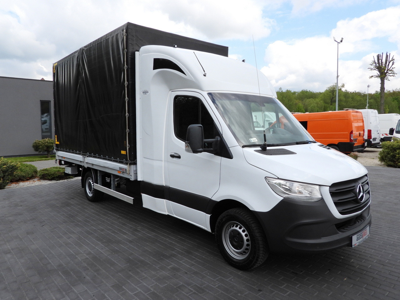 MERCEDES SPRINTER 316 TARPAULIN LIFT 8 PALLETS WEBASTO CRUISE CONTROL AIR CONDITIONING 160HP - Carrinha de lona: foto 4 MERCEDES SPRINTER 316 TARPAULIN LIFT 8 PALLETS WEBASTO CRUISE CONTROL AIR CONDITIONING 160HP - Carrinha de lona: foto 4
