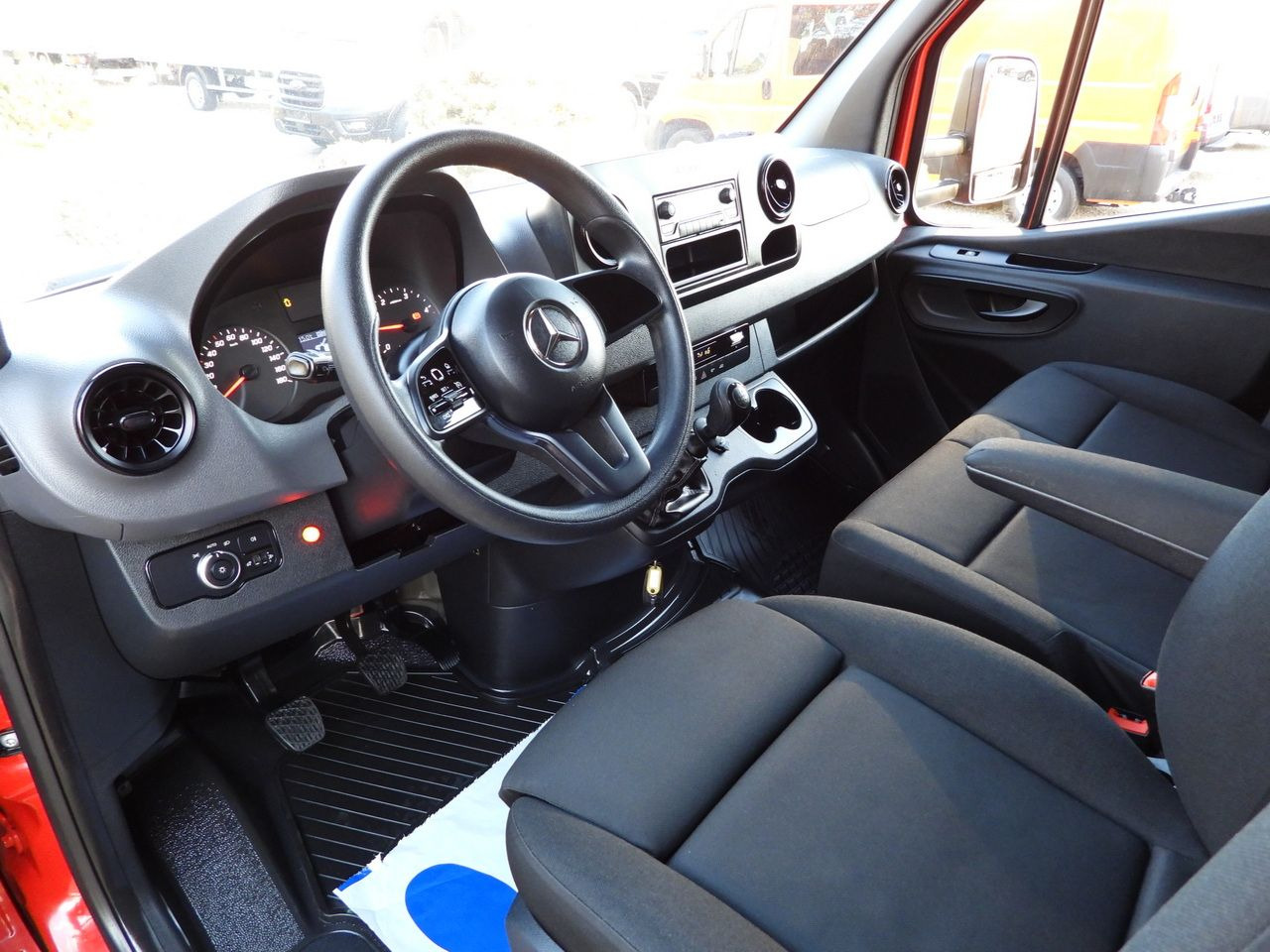 MERCEDES SPRINTER 316 TARPAULIN LIFT 8 PALLETS WEBASTO CRUISE CONTROL AIR CONDITIONING 160HP - Carrinha de lona: foto 2 MERCEDES SPRINTER 316 TARPAULIN LIFT 8 PALLETS WEBASTO CRUISE CONTROL AIR CONDITIONING 160HP - Carrinha de lona: foto 2