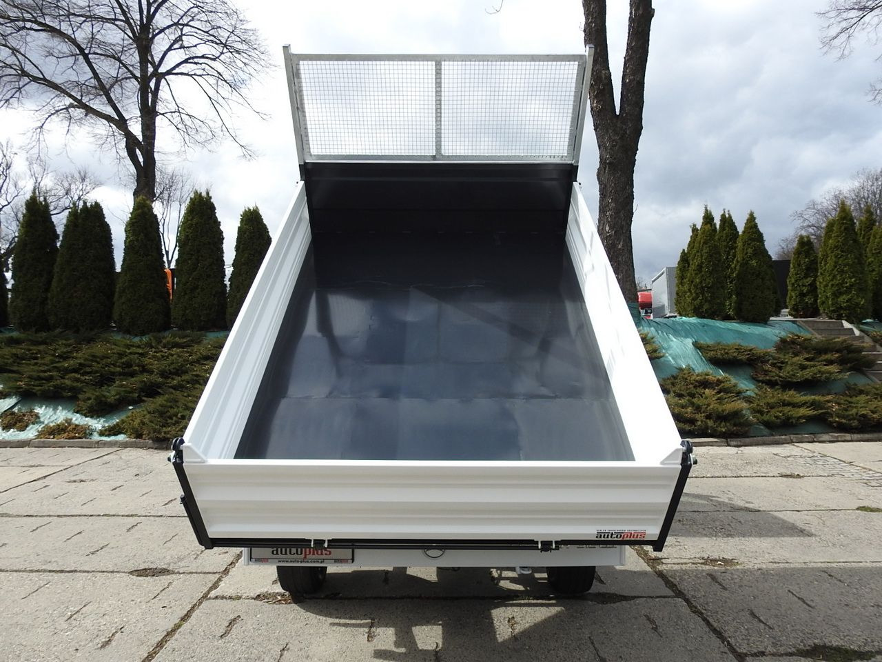 Carrinha basculante MERCEDES SPRINTER 316 THREE-WAY TIPPER CRUISE CONTROL AUTOMATIC TRANSMISSION AIR CONDITIONING 160HP: foto 12 Carrinha basculante MERCEDES SPRINTER 316 THREE-WAY TIPPER CRUISE CONTROL AUTOMATIC TRANSMISSION AIR CONDITIONING 160HP: foto 12