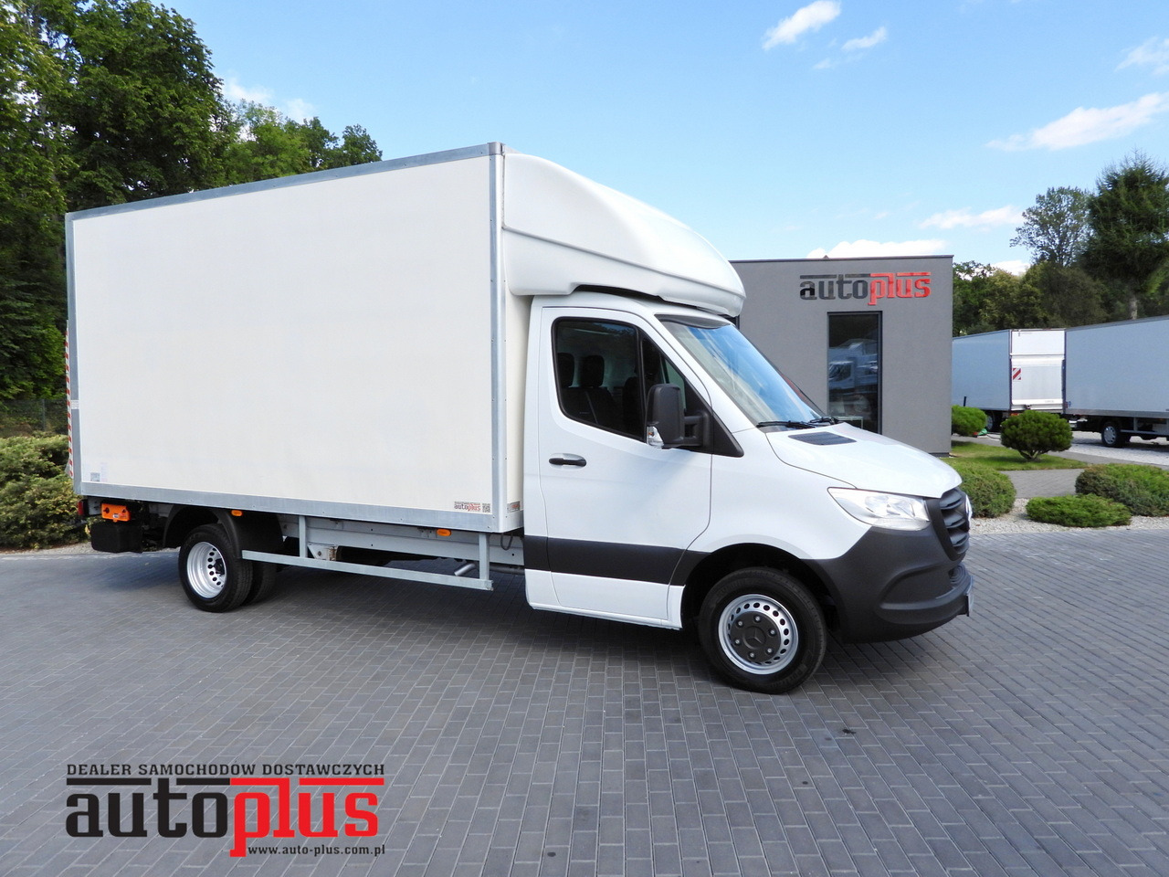 MERCEDES SPRINTER 514 BOX LIFT 8 PALLETS CRUISE CONTROL TWIN WHEELS AIR CONDITIONING  140HP - Carrinha de contentor: foto 1 MERCEDES SPRINTER 514 BOX LIFT 8 PALLETS CRUISE CONTROL TWIN WHEELS AIR CONDITIONING  140HP - Carrinha de contentor: foto 1