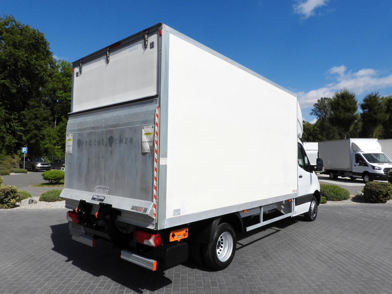 MERCEDES SPRINTER 514 BOX LIFT 8 PALLETS CRUISE CONTROL TWIN WHEELS AIR CONDITIONING  140HP - Carrinha de contentor: foto 3 MERCEDES SPRINTER 514 BOX LIFT 8 PALLETS CRUISE CONTROL TWIN WHEELS AIR CONDITIONING  140HP - Carrinha de contentor: foto 3
