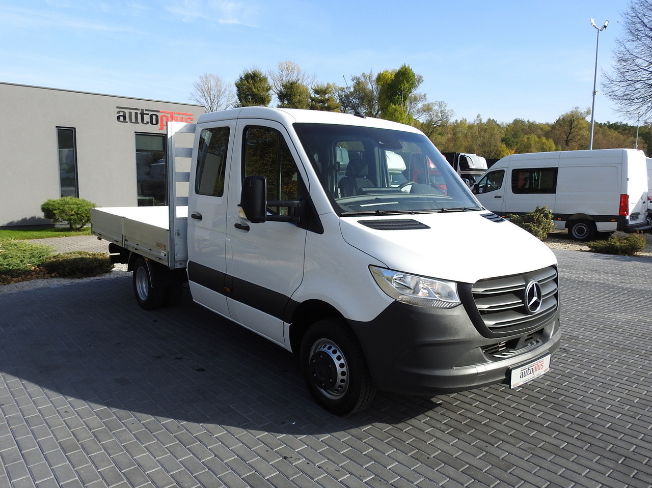 MERCEDES SPRINTER 516 STAKE BODY DOUBLE CABIN DOKA 6 SEATS CRUISE CONTROL AIR CONDITIONING TWIN WHEELS 160HP - Carrinha cabine dupla: foto 4 MERCEDES SPRINTER 516 STAKE BODY DOUBLE CABIN DOKA 6 SEATS CRUISE CONTROL AIR CONDITIONING TWIN WHEELS 160HP - Carrinha cabine dupla: foto 4