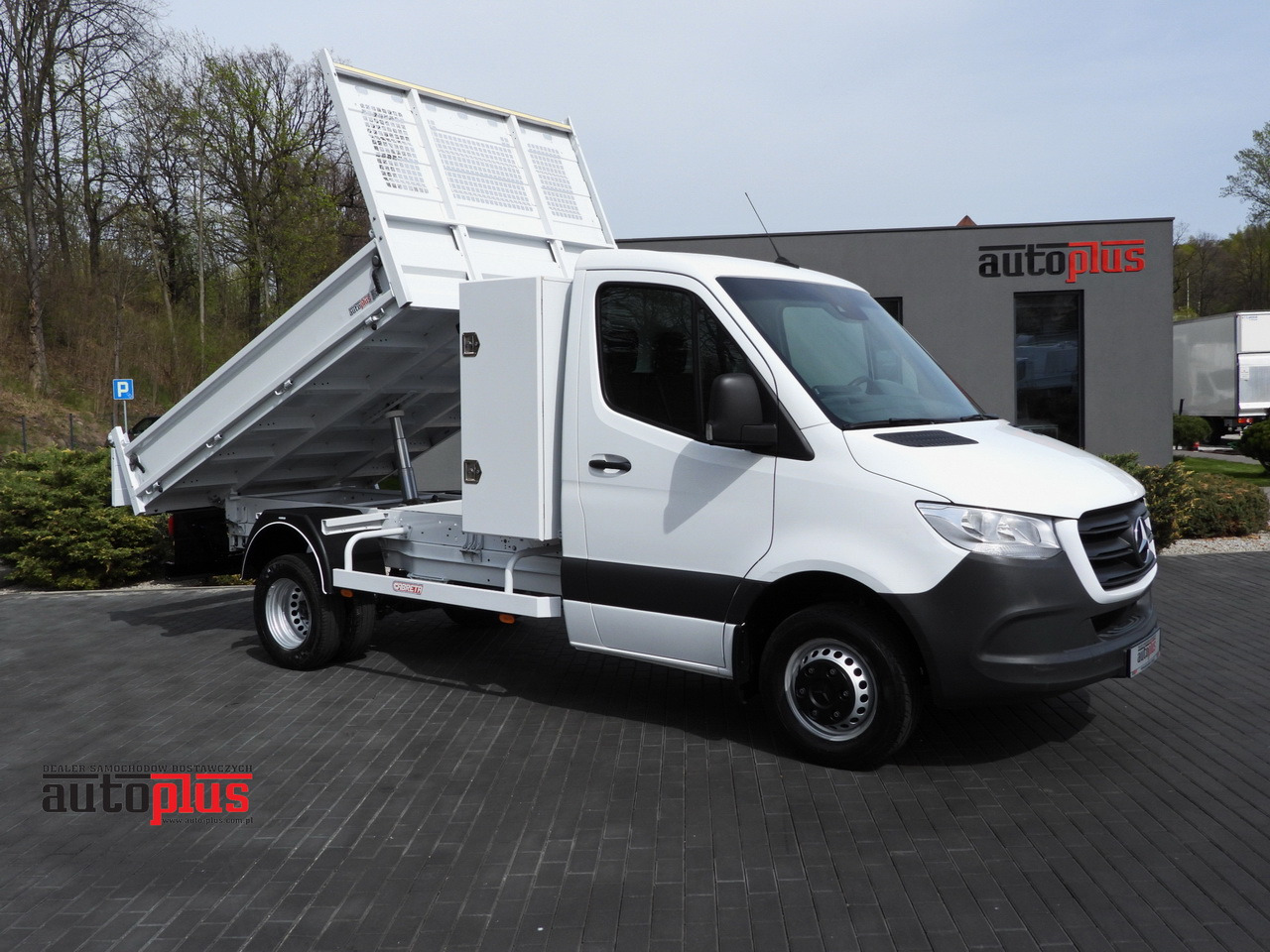 MERCEDES SPRINTER 516 TIPPER CRUISE CONTROL TWIN WHEELS AIR CONDITIONING 160HP - Carrinha basculante: foto 1 MERCEDES SPRINTER 516 TIPPER CRUISE CONTROL TWIN WHEELS AIR CONDITIONING 160HP - Carrinha basculante: foto 1