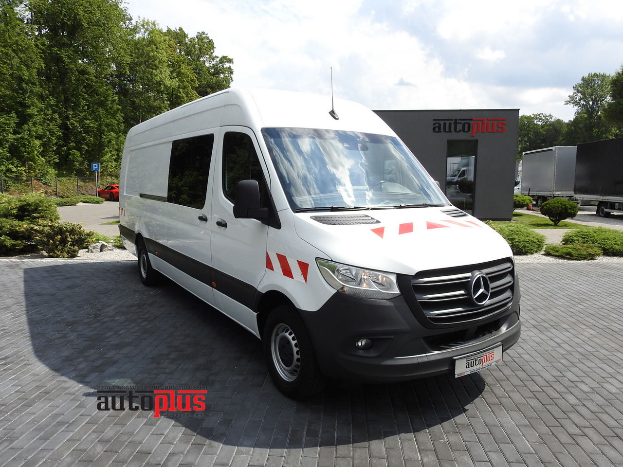 MERCEDES SPRINTER BOX DELIVERY VAN 5 SEATS CRUISE CONTROL NAVIGATION AIR CONDITIONING AUTOMATIC TRANSMISSION 160HP - Furgão: foto 1 MERCEDES SPRINTER BOX DELIVERY VAN 5 SEATS CRUISE CONTROL NAVIGATION AIR CONDITIONING AUTOMATIC TRANSMISSION 160HP - Furgão: foto 1