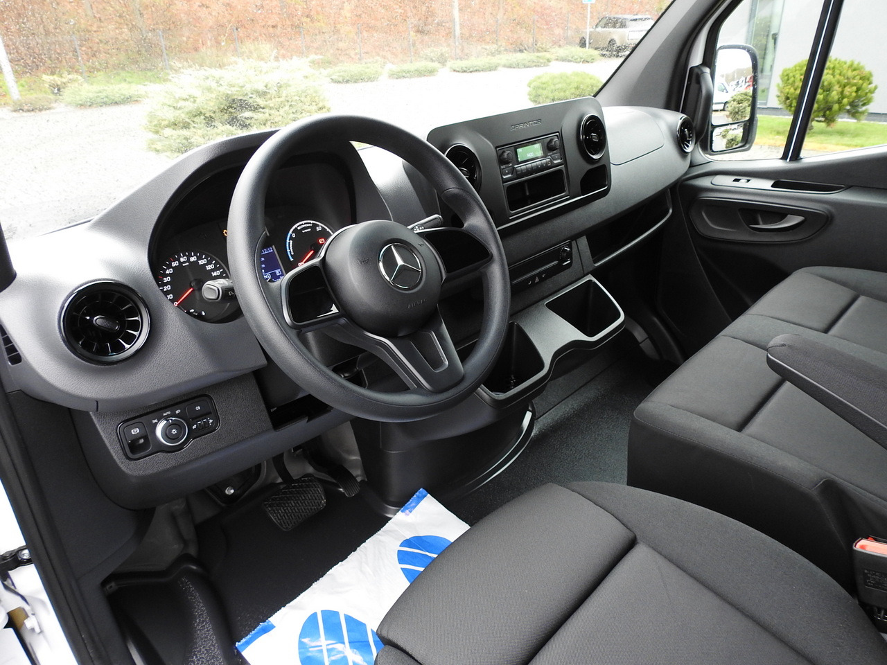 MERCEDES eSprinter NEW ELECTRIC VAN AUTOMATIC TRANSMISSION GUARANTEE 95HP - Furgão, Carrinha elétrica: foto 2 MERCEDES eSprinter NEW ELECTRIC VAN AUTOMATIC TRANSMISSION GUARANTEE 95HP - Furgão, Carrinha elétrica: foto 2