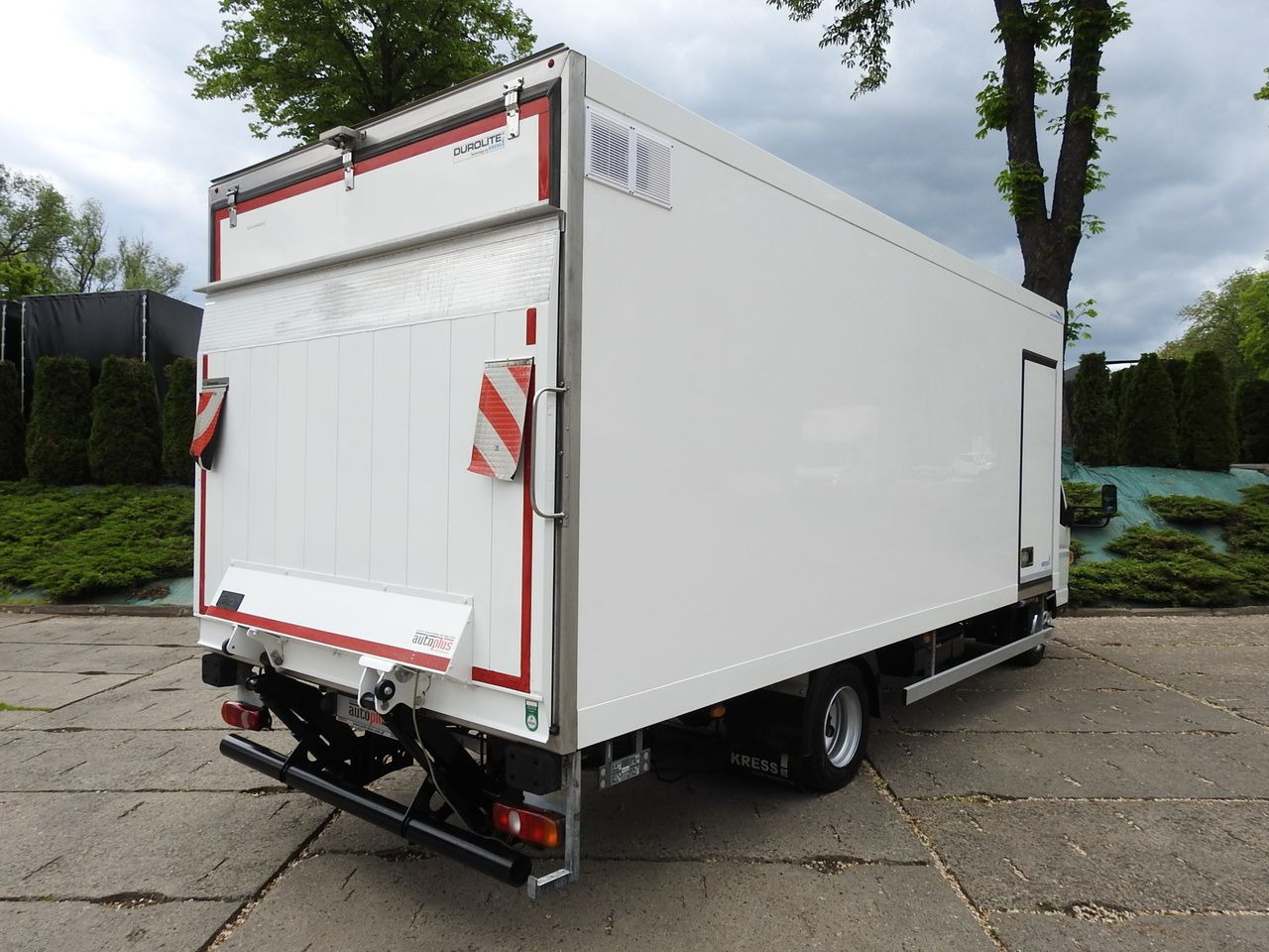 MITSUBISHI CANTER FUSO 7C15 REGRIGERATOR BOX -4*C LIFT POWER SUPPLY 230V AIR CONDITIONING AUTOMATIC TRANSMISSION 150HP - Camião frigorífico: foto 3 MITSUBISHI CANTER FUSO 7C15 REGRIGERATOR BOX -4*C LIFT POWER SUPPLY 230V AIR CONDITIONING AUTOMATIC TRANSMISSION 150HP - Camião frigorífico: foto 3