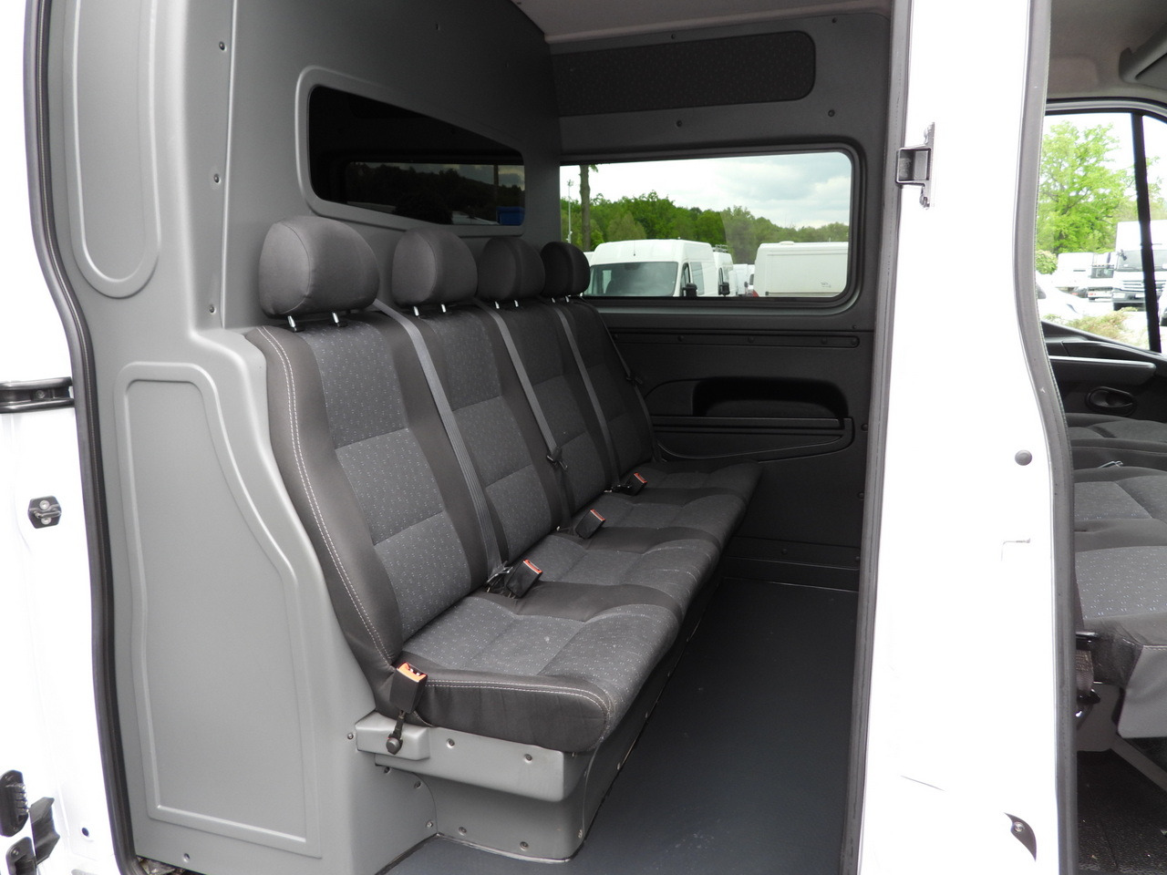 Furgão OPEL MOVANO  BOX DELIVERY VAN 7 SEATS CRUISE CONTROL LED LIGHTS AIR CONDITIONING  135HP: foto 38 Furgão OPEL MOVANO  BOX DELIVERY VAN 7 SEATS CRUISE CONTROL LED LIGHTS AIR CONDITIONING  135HP: foto 38