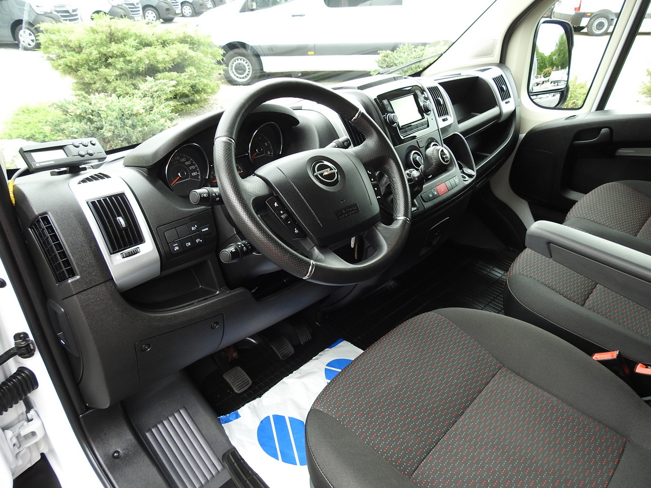 OPEL MOVANO REFRIGERATOR VAN 0*C HEATING FUNCTION AIR CONDITIONING 140HP - Carrinha frigorífica: foto 2 OPEL MOVANO REFRIGERATOR VAN 0*C HEATING FUNCTION AIR CONDITIONING 140HP - Carrinha frigorífica: foto 2