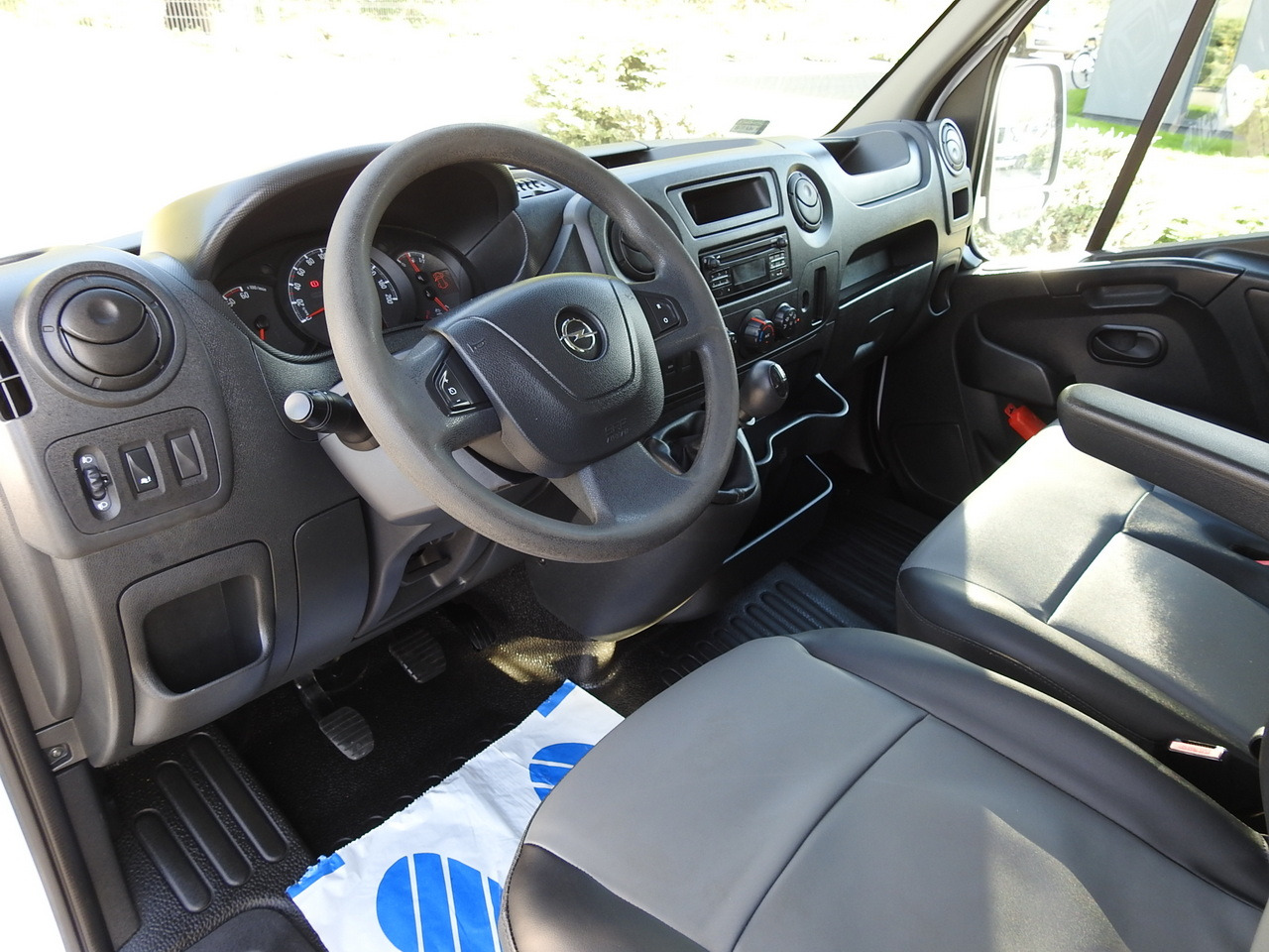 OPEL MOVANO STAKE BODY DOUBLE CABIN DOKA 7 SEATS CRUISE CONTROL AIR CONDITIONING 130HP - Carrinha cabine dupla: foto 2 OPEL MOVANO STAKE BODY DOUBLE CABIN DOKA 7 SEATS CRUISE CONTROL AIR CONDITIONING 130HP - Carrinha cabine dupla: foto 2