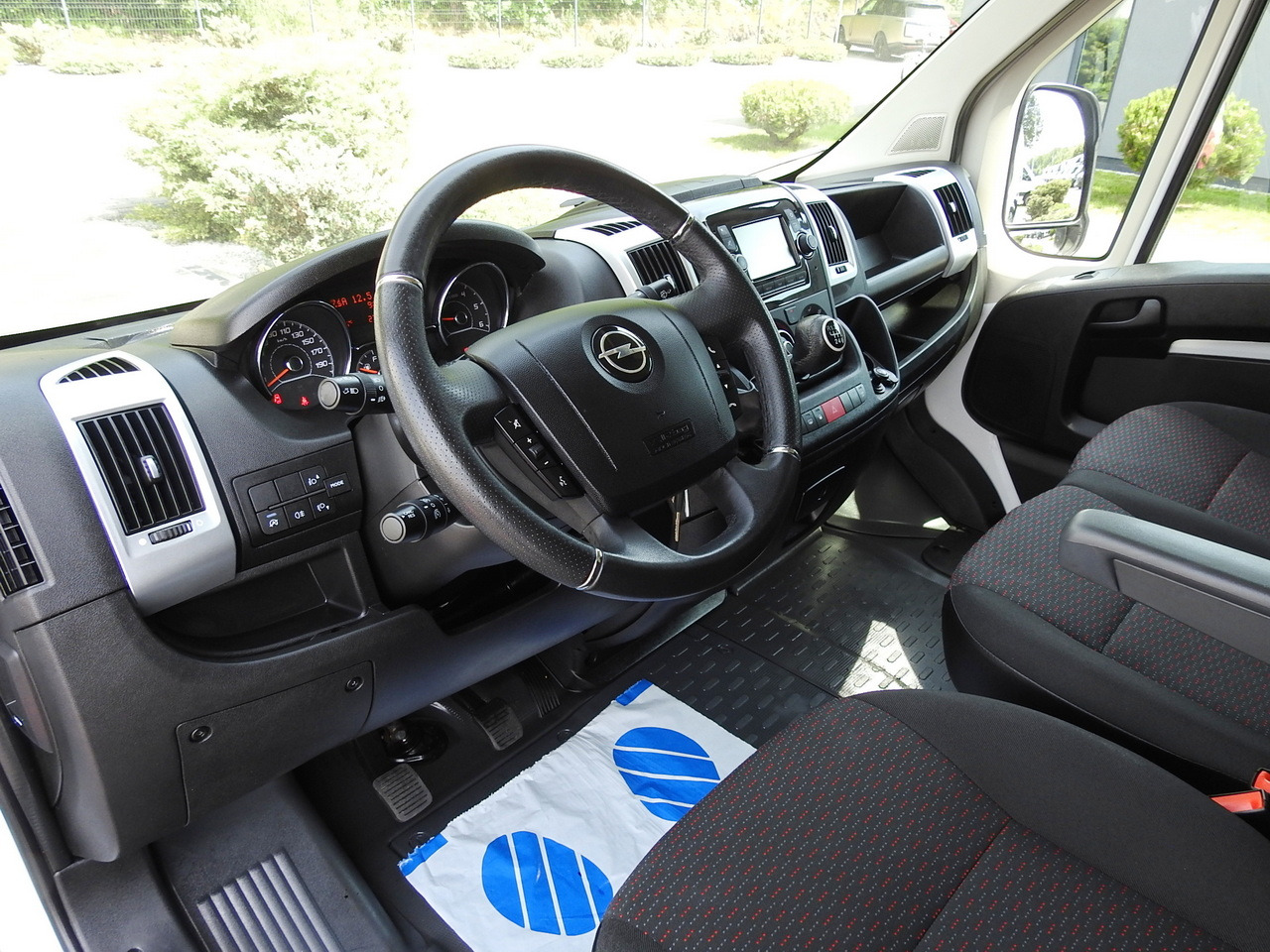 OPEL MOVANO VAN CRUISE CONTROL AIR CONDITIONING 140HP - Furgão: foto 2 OPEL MOVANO VAN CRUISE CONTROL AIR CONDITIONING 140HP - Furgão: foto 2