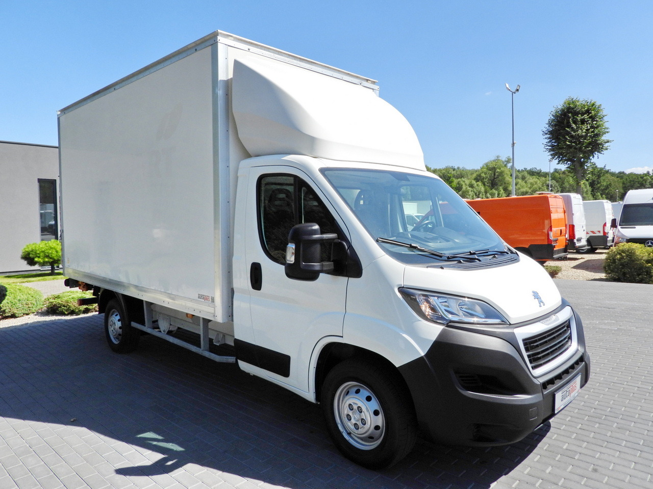 PEUGEOT BOXER BOX LIFT 8 PALLETS CRUISE CONTROL AIR CONDITIONING 130HP - Carrinha de contentor: foto 4 PEUGEOT BOXER BOX LIFT 8 PALLETS CRUISE CONTROL AIR CONDITIONING 130HP - Carrinha de contentor: foto 4