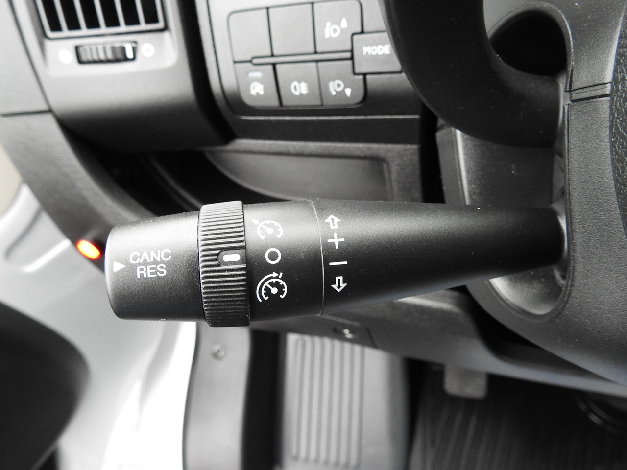 Carrinha de contentor PEUGEOT BOXER BOX LIFT 8 PALLETS CRUISE CONTROL AIR CONDITIONING  140HP: foto 28