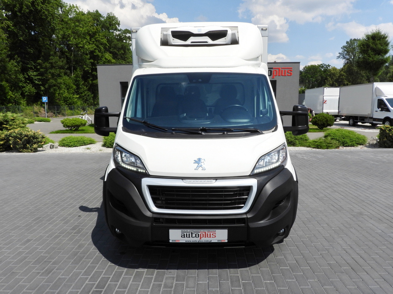 PEUGEOT BOXER REGRIGERATOR BOX 0*C 8 PALLETS CRUISE CONTROL LED LIGHTS AIR CONDITIONING 165HP - Carrinha frigorífica: foto 5 PEUGEOT BOXER REGRIGERATOR BOX 0*C 8 PALLETS CRUISE CONTROL LED LIGHTS AIR CONDITIONING 165HP - Carrinha frigorífica: foto 5