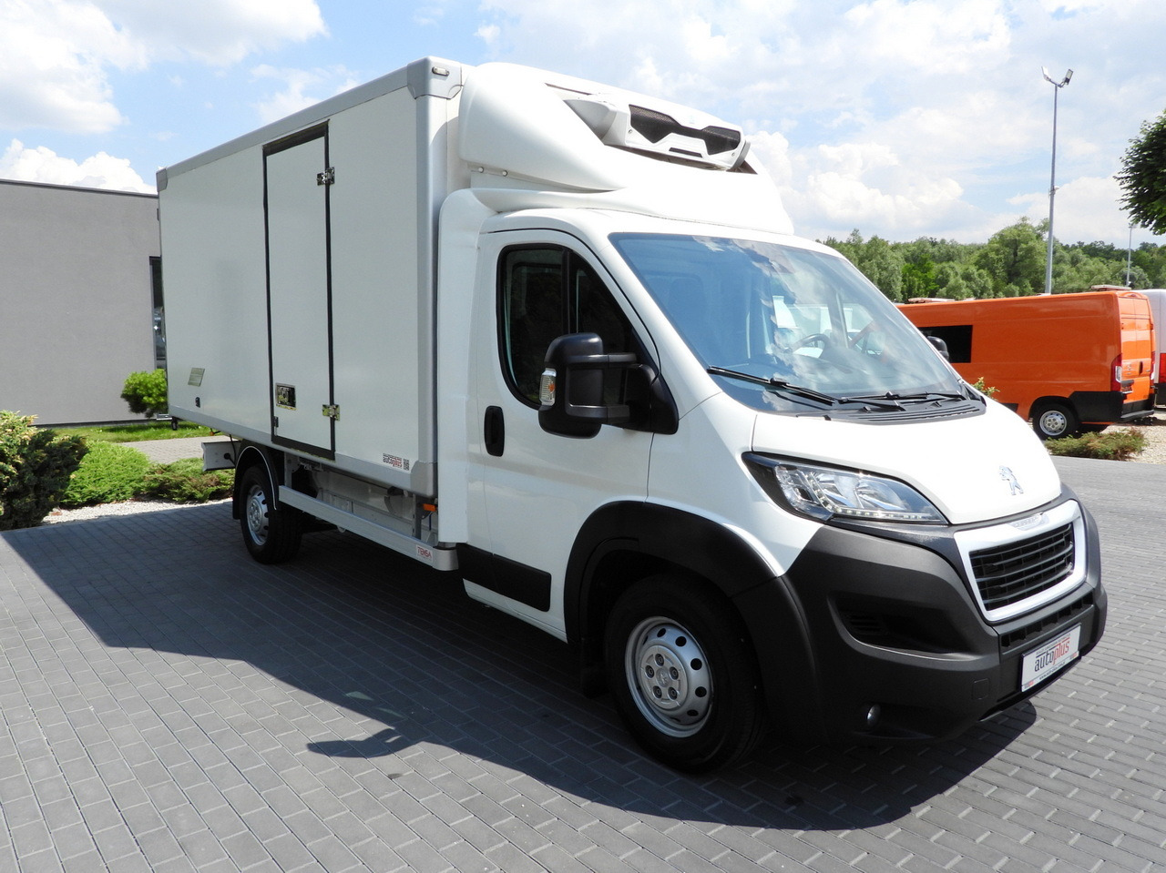 PEUGEOT BOXER REGRIGERATOR BOX 0*C 8 PALLETS CRUISE CONTROL LED LIGHTS AIR CONDITIONING 165HP - Carrinha frigorífica: foto 4 PEUGEOT BOXER REGRIGERATOR BOX 0*C 8 PALLETS CRUISE CONTROL LED LIGHTS AIR CONDITIONING 165HP - Carrinha frigorífica: foto 4