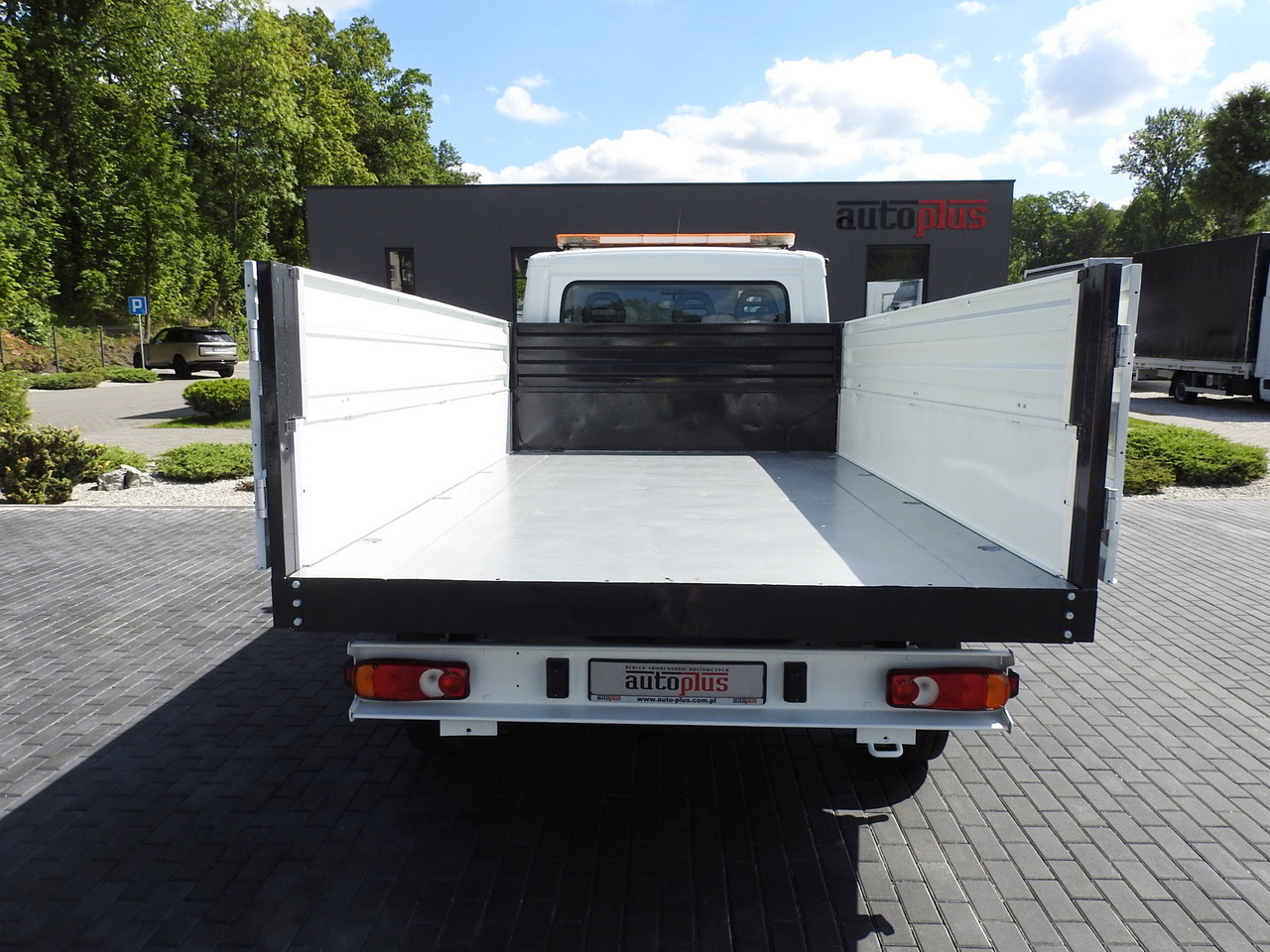 Carrinha basculante PEUGEOT BOXER THREE-WAY TIPPER  AIR CONDITIONING  130HP: foto 13