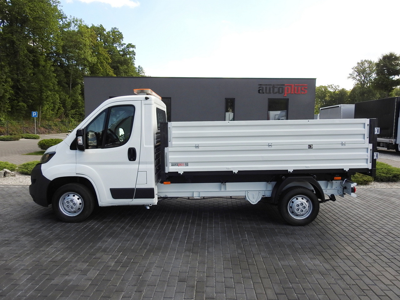 Carrinha basculante PEUGEOT BOXER THREE-WAY TIPPER  AIR CONDITIONING  130HP: foto 10