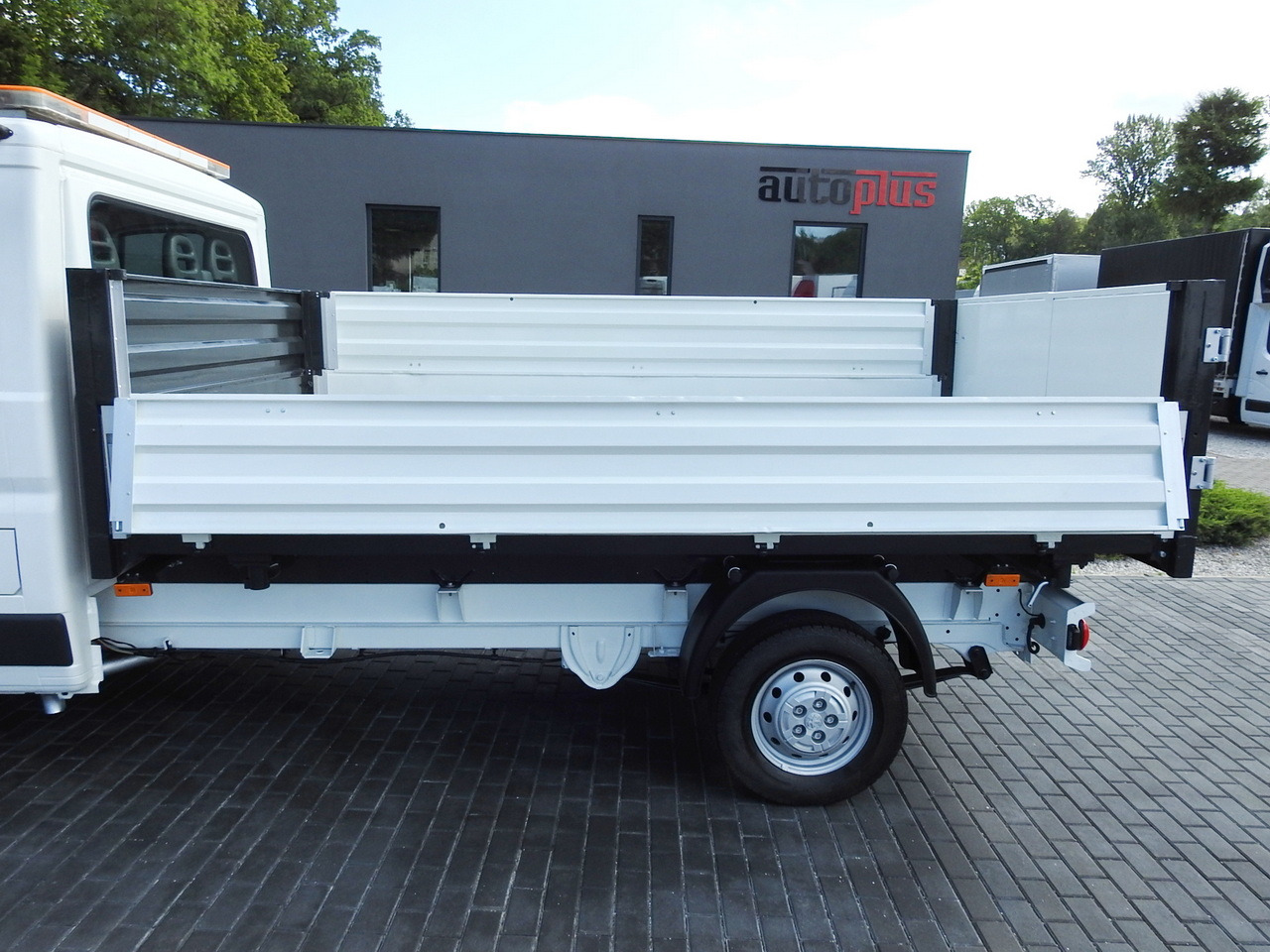 Carrinha basculante PEUGEOT BOXER THREE-WAY TIPPER  AIR CONDITIONING  130HP: foto 24