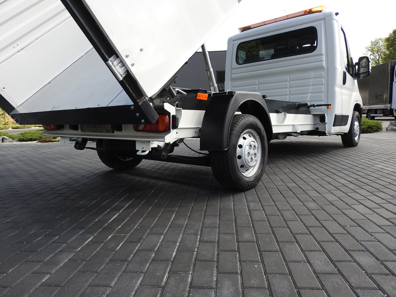 Carrinha basculante PEUGEOT BOXER THREE-WAY TIPPER  AIR CONDITIONING  130HP: foto 28