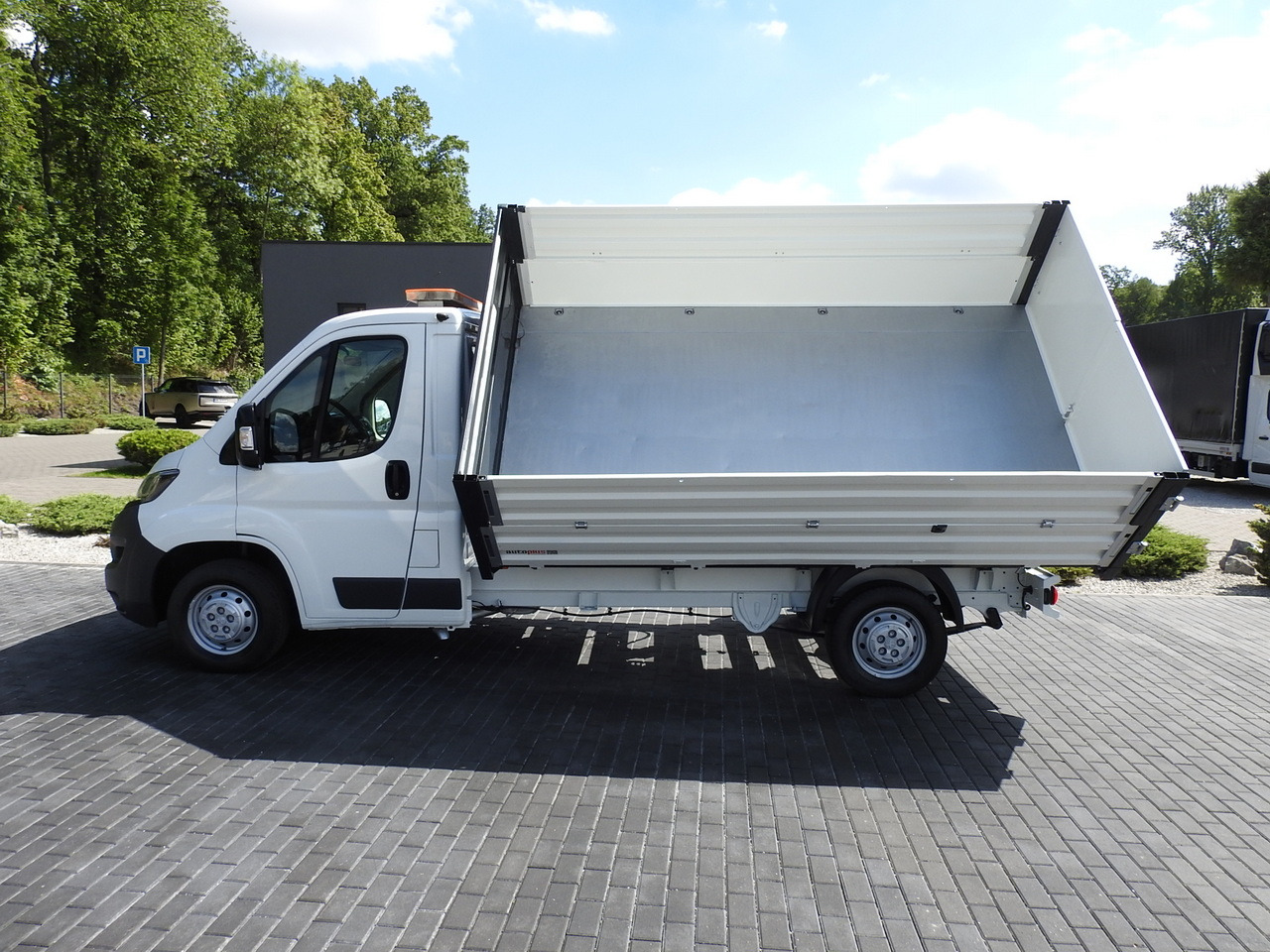 Carrinha basculante PEUGEOT BOXER THREE-WAY TIPPER  AIR CONDITIONING  130HP: foto 9