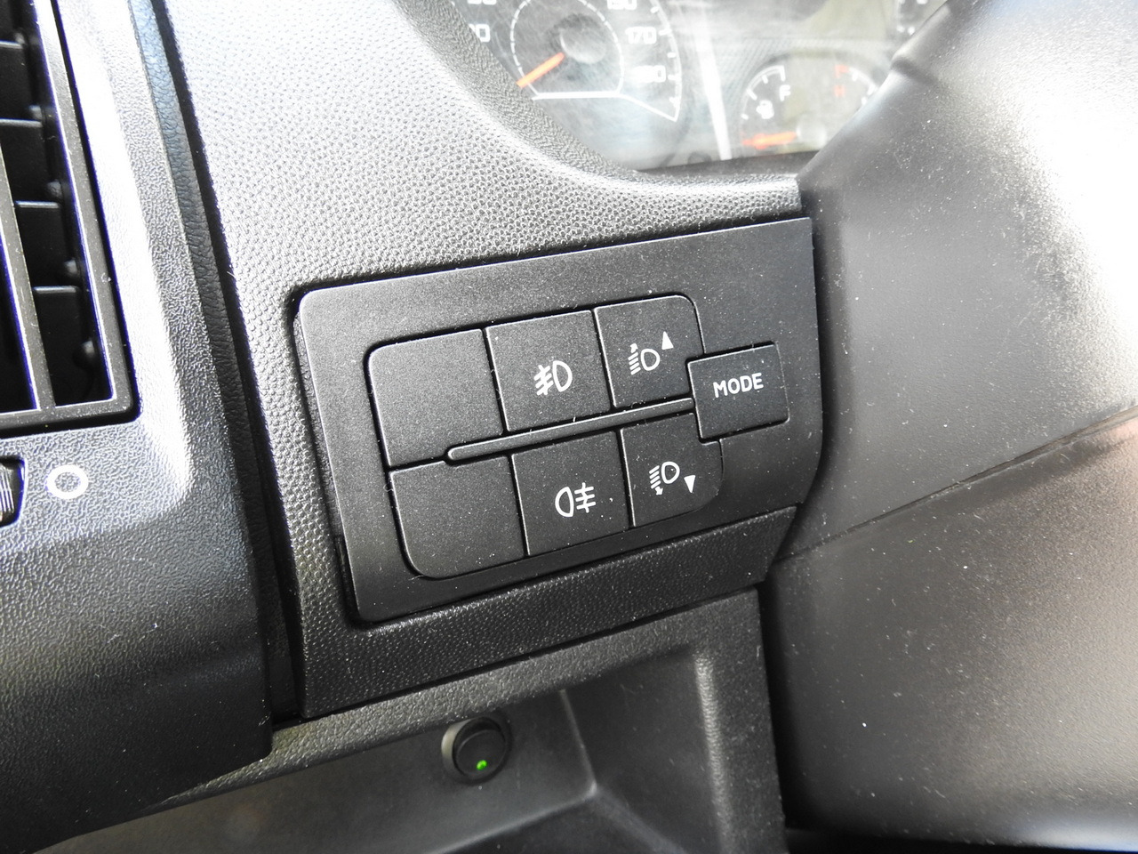 Carrinha basculante PEUGEOT BOXER THREE-WAY TIPPER  AIR CONDITIONING  130HP: foto 31