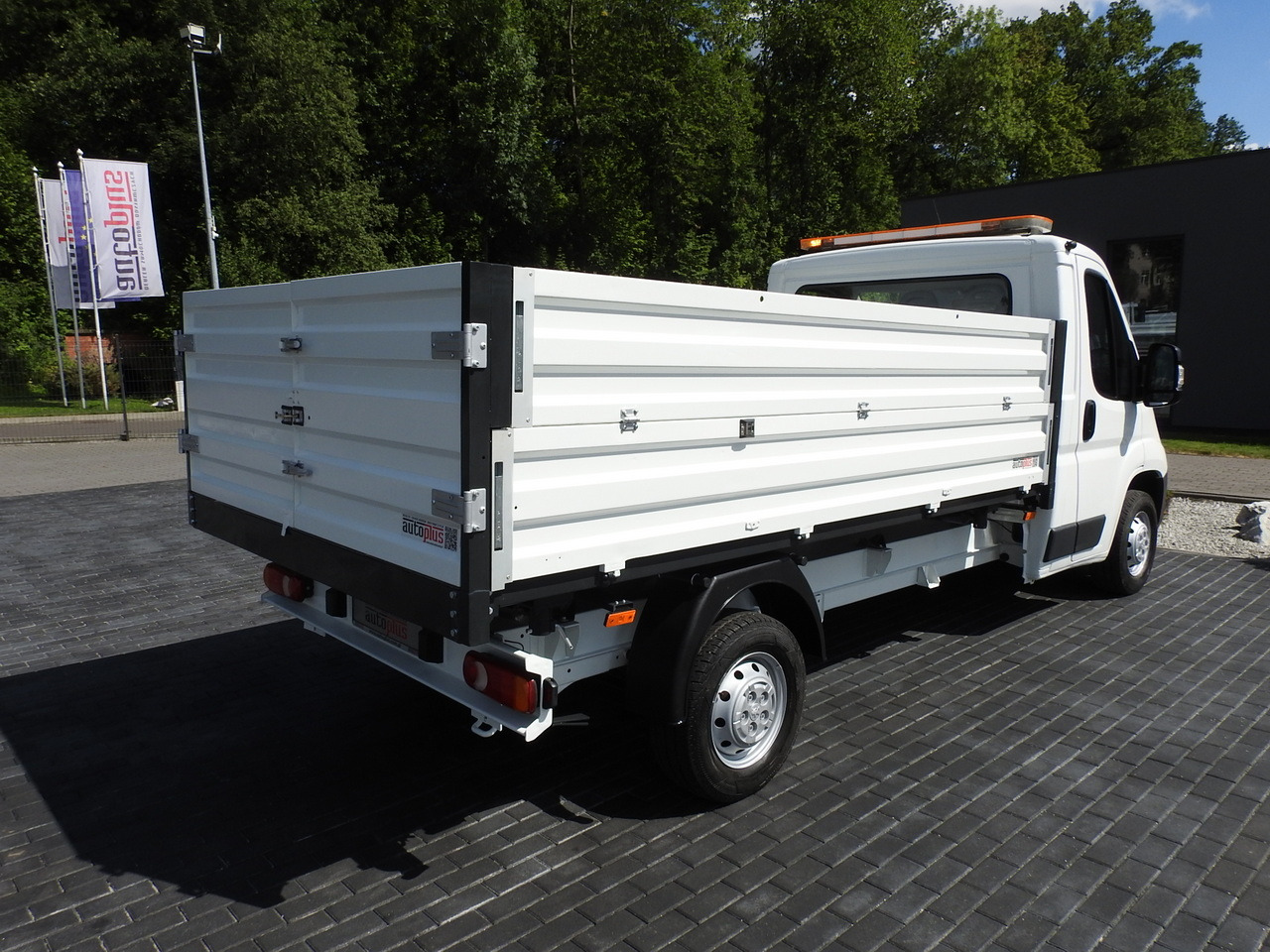 Carrinha basculante PEUGEOT BOXER THREE-WAY TIPPER  AIR CONDITIONING  130HP: foto 16