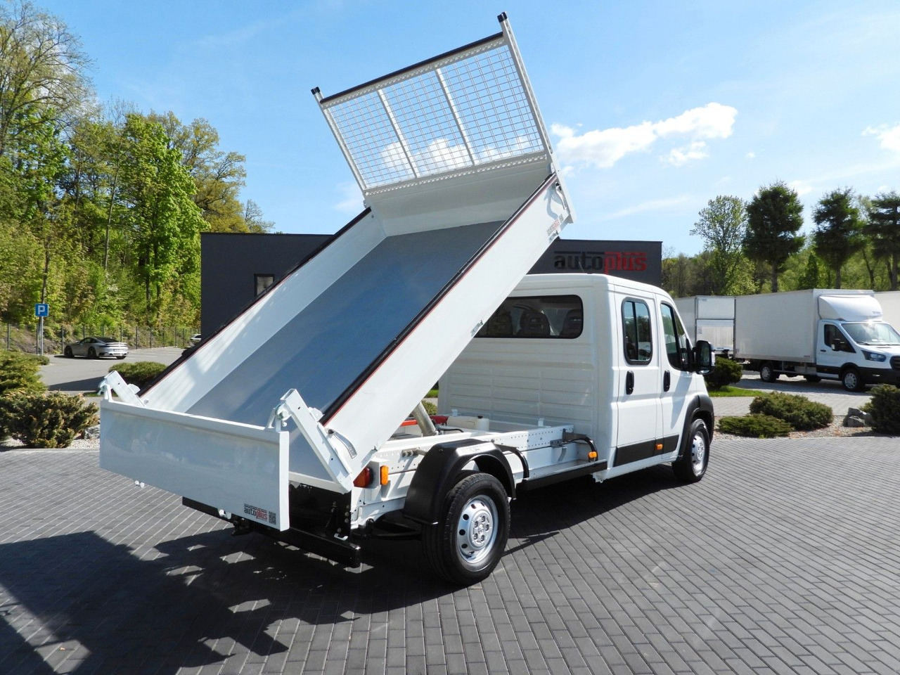 Peugeot BOXER KIPPER DOPPELKABINE DOKA 7 SITZE TEMPOMAT - Carrinha basculante, Carrinha cabine dupla: foto 3 Peugeot BOXER KIPPER DOPPELKABINE DOKA 7 SITZE TEMPOMAT - Carrinha basculante, Carrinha cabine dupla: foto 3