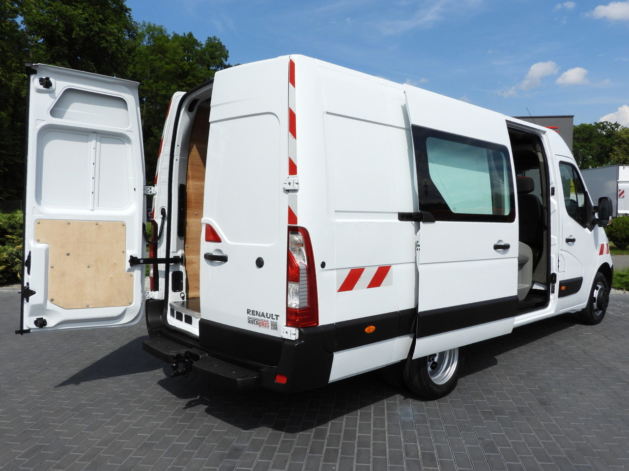 RENAULT MASTER BOX DELIVERY VAN 7 SEATS CRUISE CONTROL TWIN WHEELS AIR CONDITIONING 145HP - Furgão: foto 3 RENAULT MASTER BOX DELIVERY VAN 7 SEATS CRUISE CONTROL TWIN WHEELS AIR CONDITIONING 145HP - Furgão: foto 3