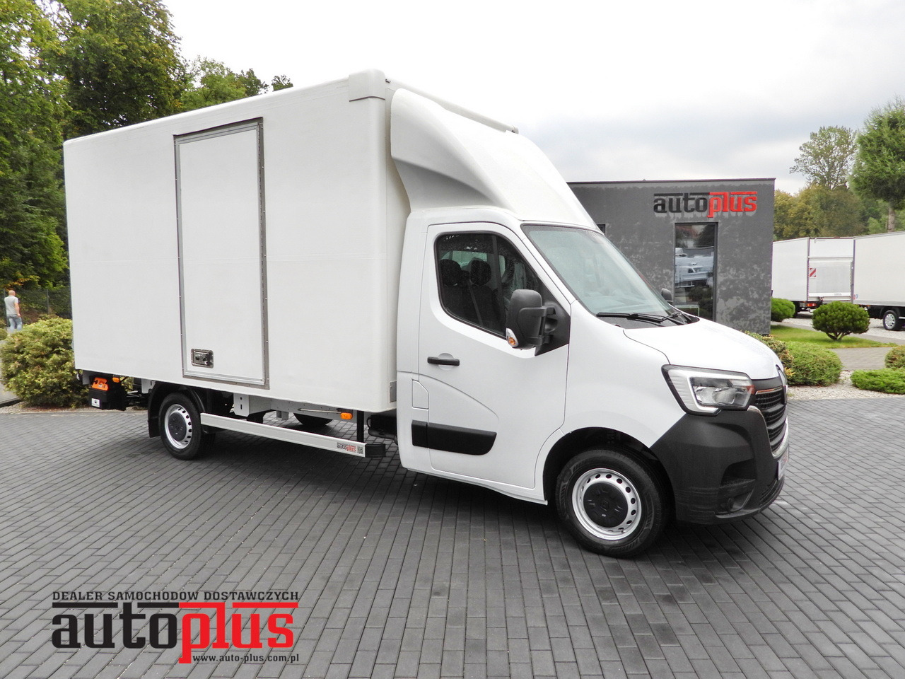 RENAULT MASTER BOX LIFT 8 PALLETS CRUISE CONTROL LED LIGHTS AIR CONDITIONING 145HP - Carrinha de contentor: foto 1 RENAULT MASTER BOX LIFT 8 PALLETS CRUISE CONTROL LED LIGHTS AIR CONDITIONING 145HP - Carrinha de contentor: foto 1