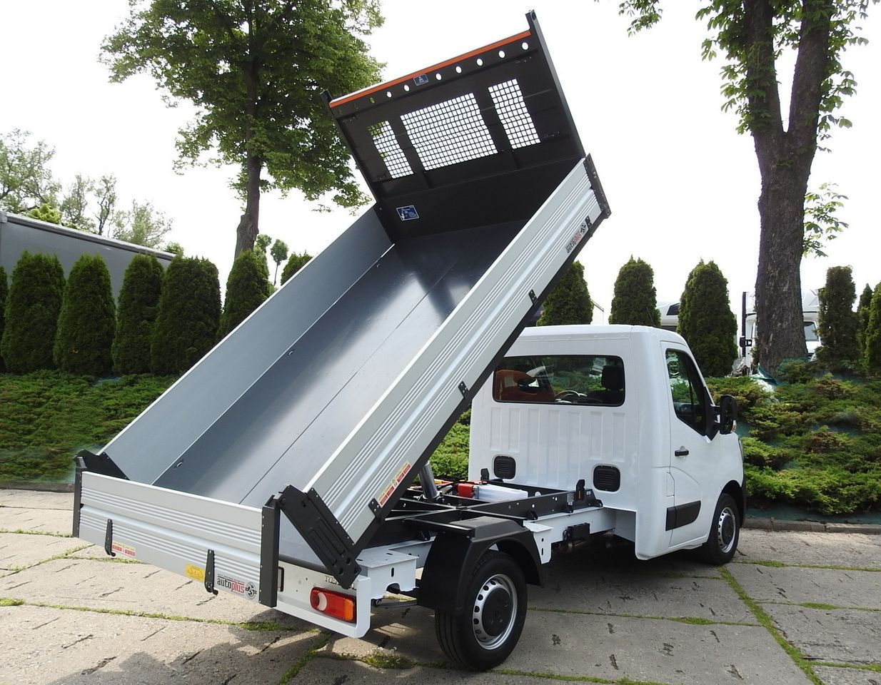 RENAULT MASTER - Carrinha basculante: foto 3 RENAULT MASTER - Carrinha basculante: foto 3