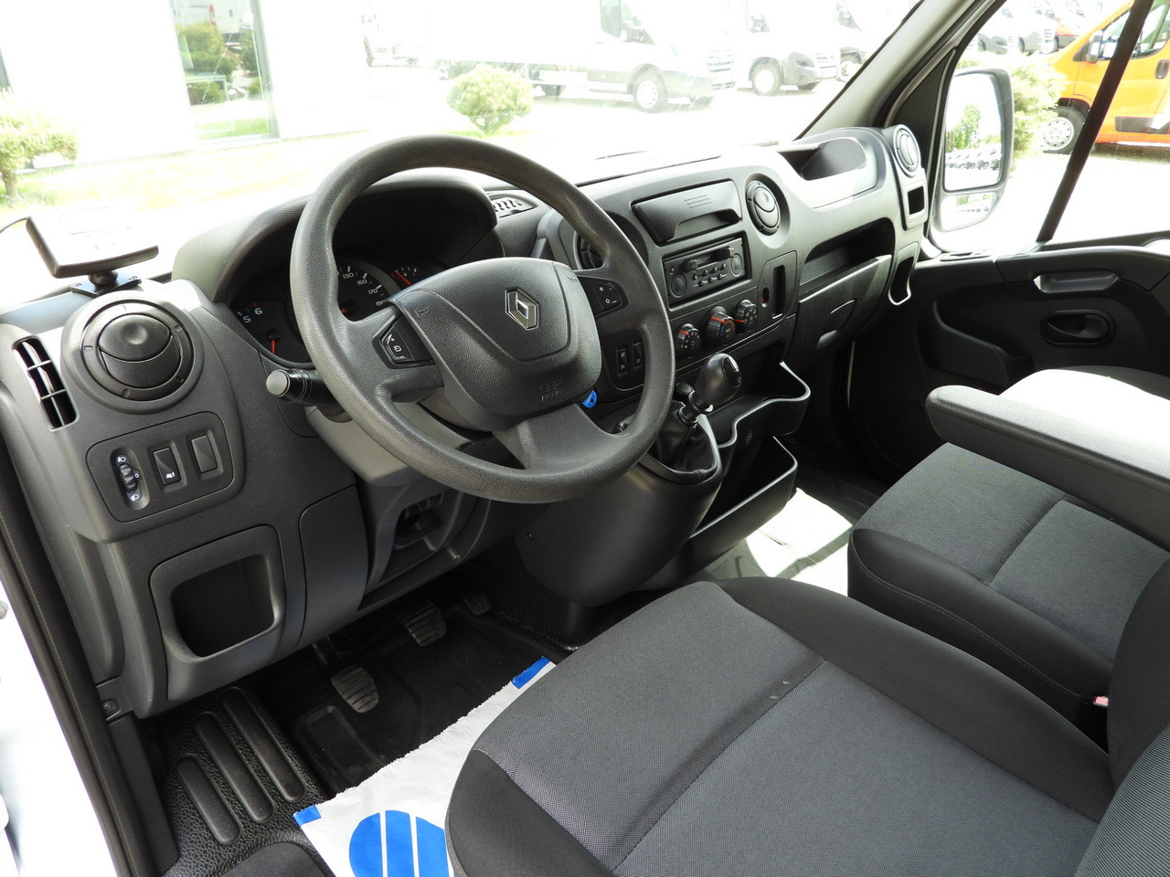 RENAULT MASTER REFRIGERATOR VAN -20*C POWER SUPPLY 230V CRUISE CONTROL AIR CONDITIONING 145HP - Carrinha frigorífica: foto 2 RENAULT MASTER REFRIGERATOR VAN -20*C POWER SUPPLY 230V CRUISE CONTROL AIR CONDITIONING 145HP - Carrinha frigorífica: foto 2