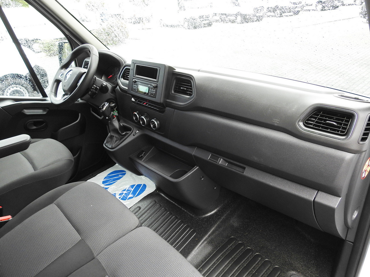 Locação financeira de RENAULT MASTER STAKE BODY CRUISE CONTROL AIR CONDITIONING LED LIGHTS TWIN WHEELS  130HP RENAULT MASTER STAKE BODY CRUISE CONTROL AIR CONDITIONING LED LIGHTS TWIN WHEELS  130HP: foto 29 Locação financeira de RENAULT MASTER STAKE BODY CRUISE CONTROL AIR CONDITIONING LED LIGHTS TWIN WHEELS  130HP RENAULT MASTER STAKE BODY CRUISE CONTROL AIR CONDITIONING LED LIGHTS TWIN WHEELS  130HP: foto 29