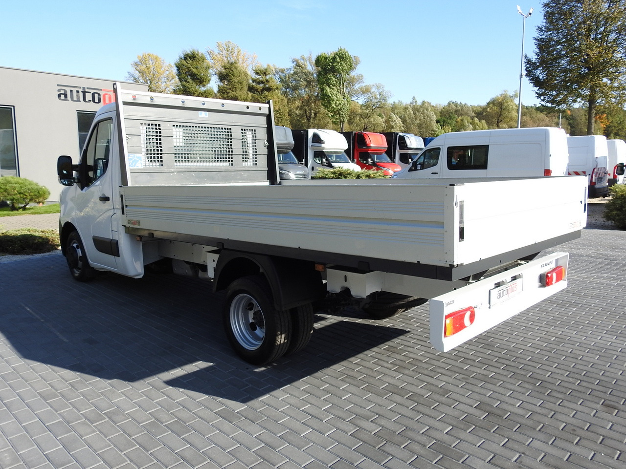 Locação financeira de RENAULT MASTER STAKE BODY CRUISE CONTROL AIR CONDITIONING LED LIGHTS TWIN WHEELS  130HP RENAULT MASTER STAKE BODY CRUISE CONTROL AIR CONDITIONING LED LIGHTS TWIN WHEELS  130HP: foto 9 Locação financeira de RENAULT MASTER STAKE BODY CRUISE CONTROL AIR CONDITIONING LED LIGHTS TWIN WHEELS  130HP RENAULT MASTER STAKE BODY CRUISE CONTROL AIR CONDITIONING LED LIGHTS TWIN WHEELS  130HP: foto 9