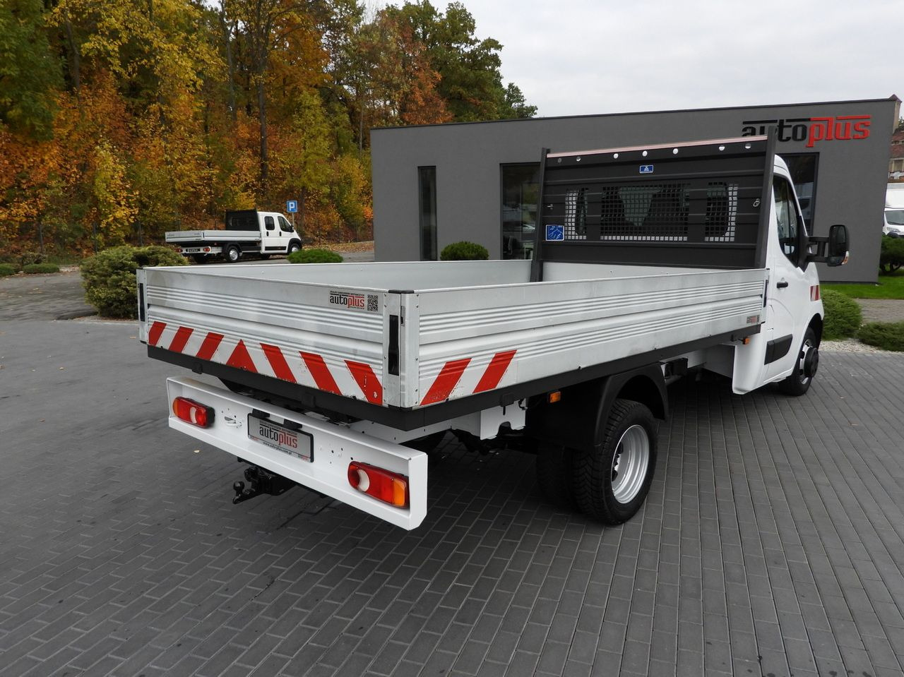 RENAULT MASTER STAKE BODY CRUISE CONTROL NAVIGATION TWIN WHEELS AIR CONDITIONING 130HP - Carrinha de caixa aberta: foto 3 RENAULT MASTER STAKE BODY CRUISE CONTROL NAVIGATION TWIN WHEELS AIR CONDITIONING 130HP - Carrinha de caixa aberta: foto 3