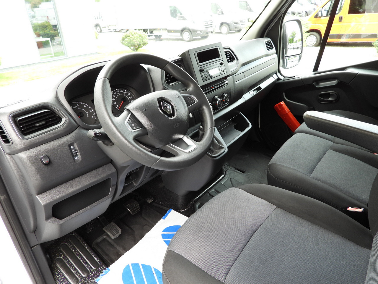 RENAULT MASTER TARPAULIN 10 PALLETS CRUISE CONTROL LED LIGHTS AIR CONDITIONING 165HP - Carrinha de lona: foto 2 RENAULT MASTER TARPAULIN 10 PALLETS CRUISE CONTROL LED LIGHTS AIR CONDITIONING 165HP - Carrinha de lona: foto 2
